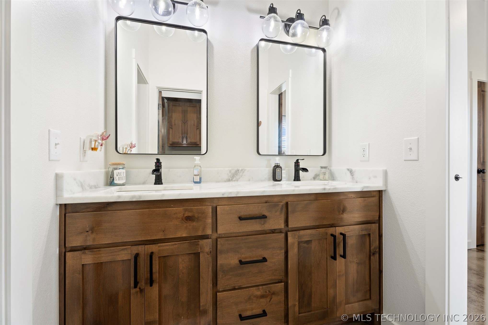 444560 E 350 Property Photo 28