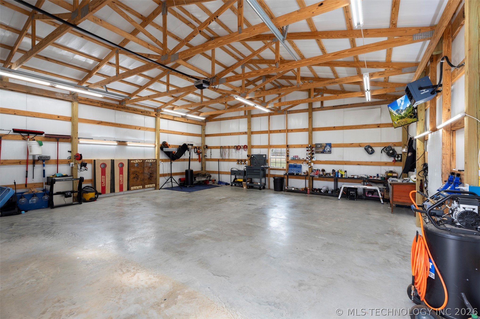 444560 E 350 Property Photo 37