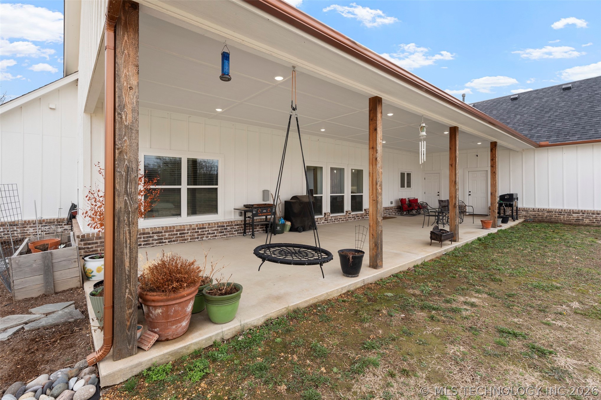 444560 E 350 Property Photo 40