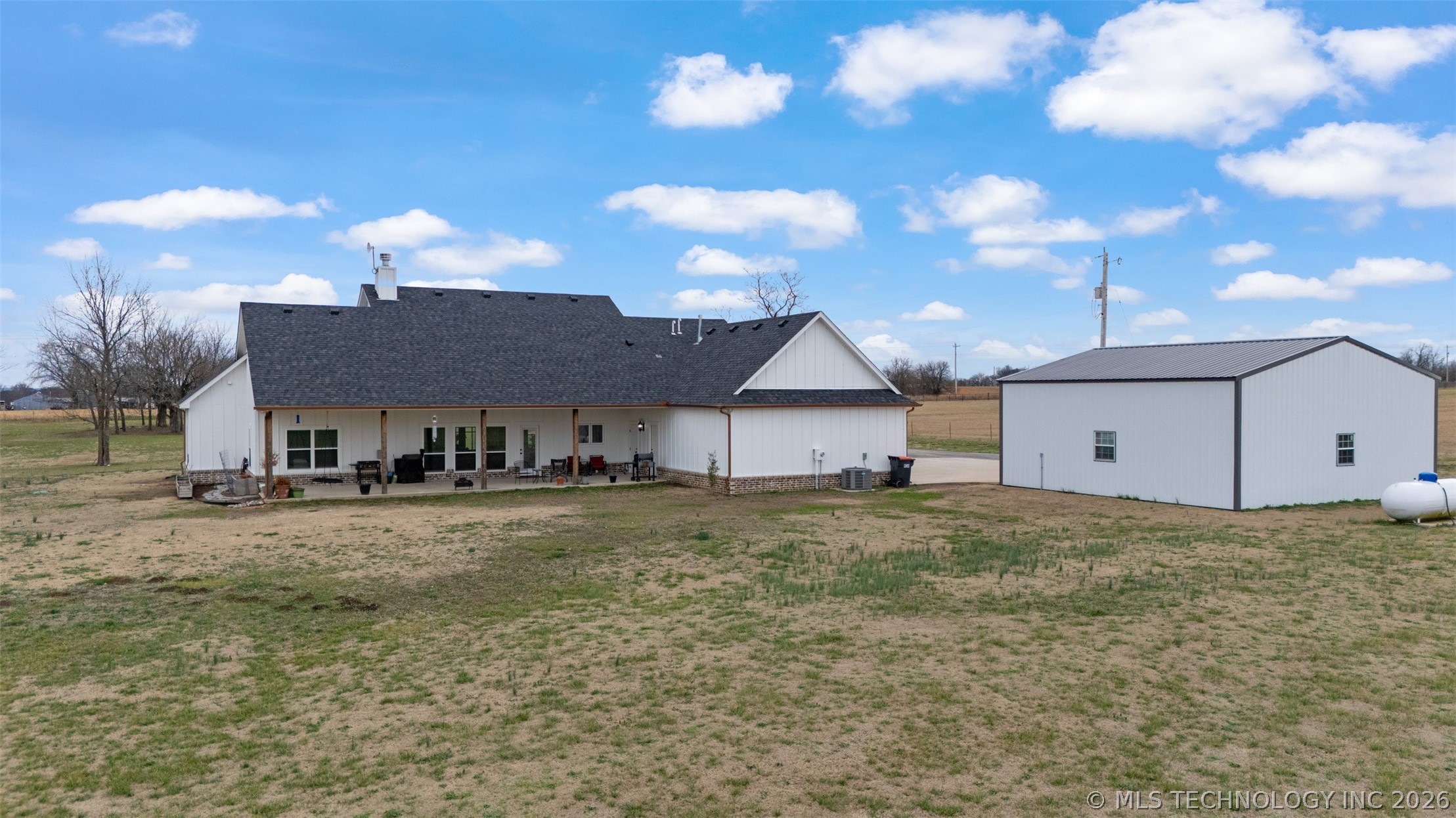 444560 E 350 Property Photo 48