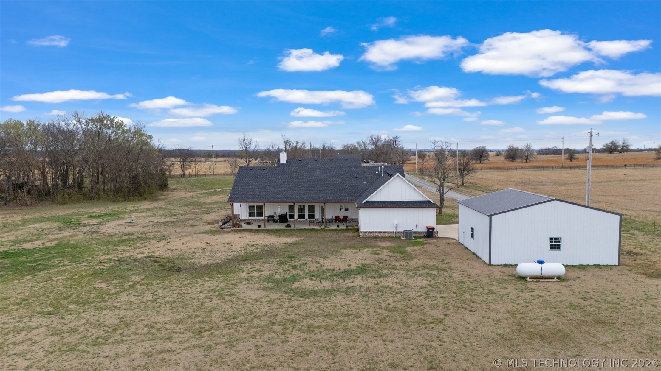 444560 E 350 Property Photo 49