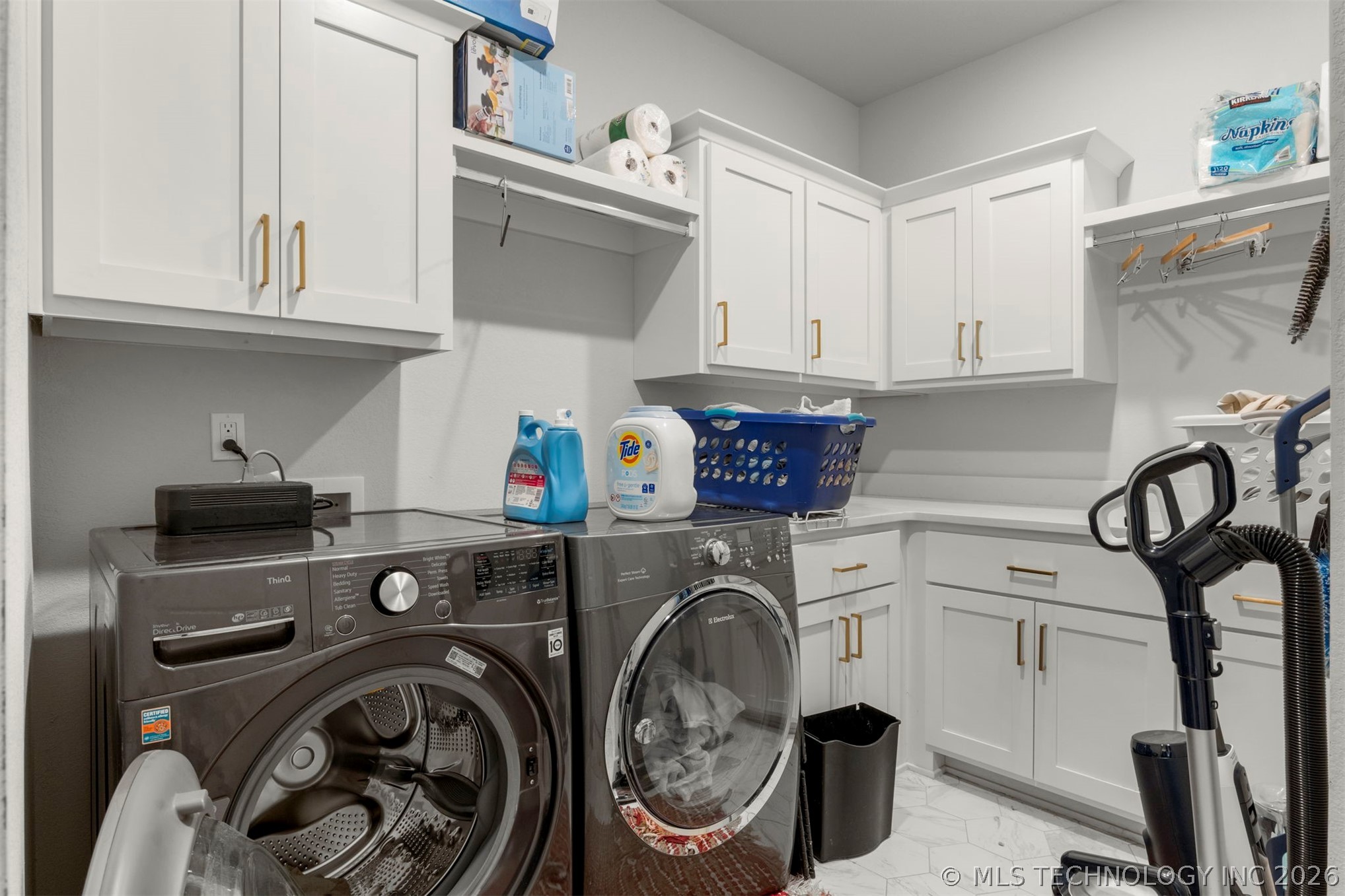 14229 S College Avenue Property Photo 48