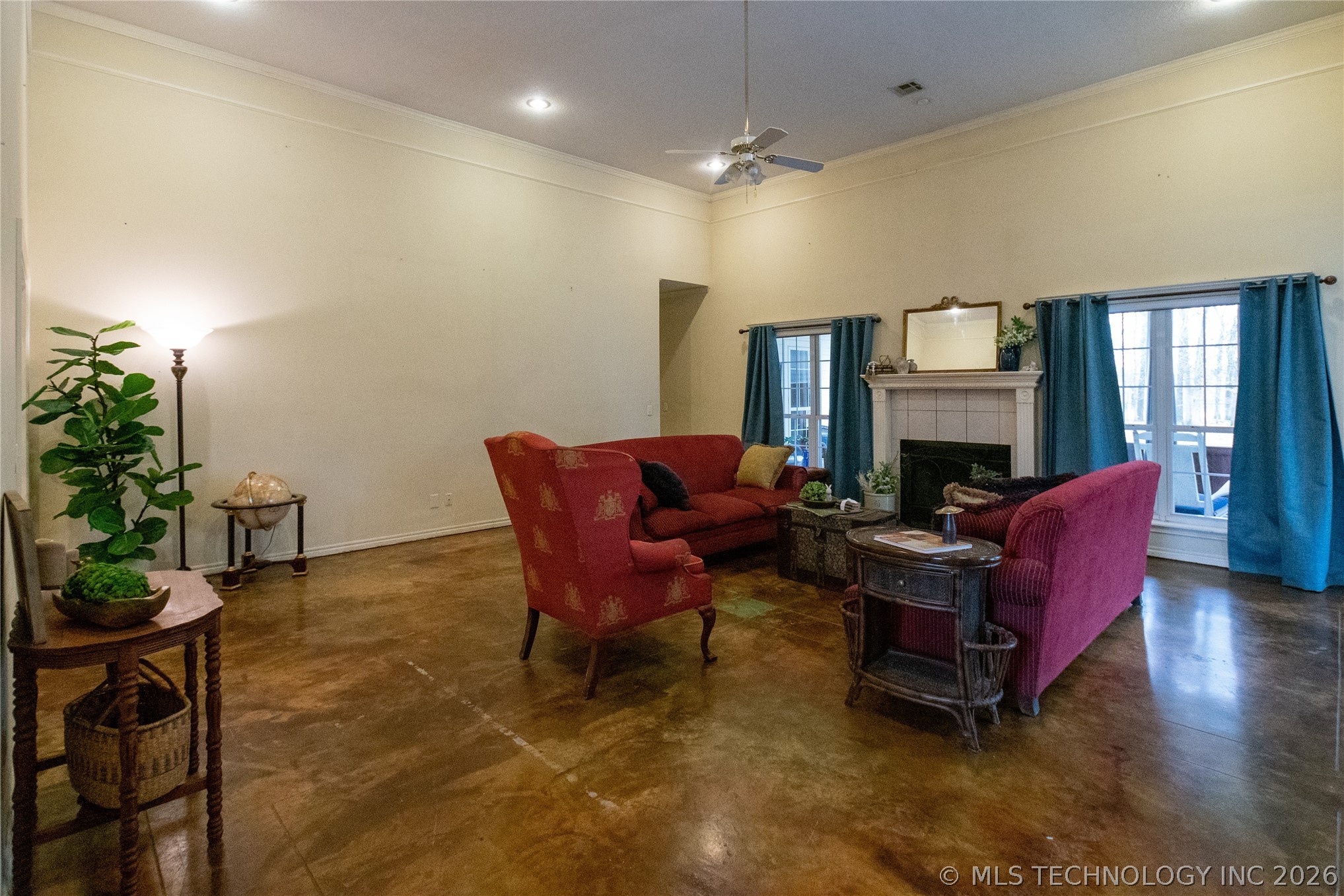 4982 E Cedar Ridge Road Property Photo 3