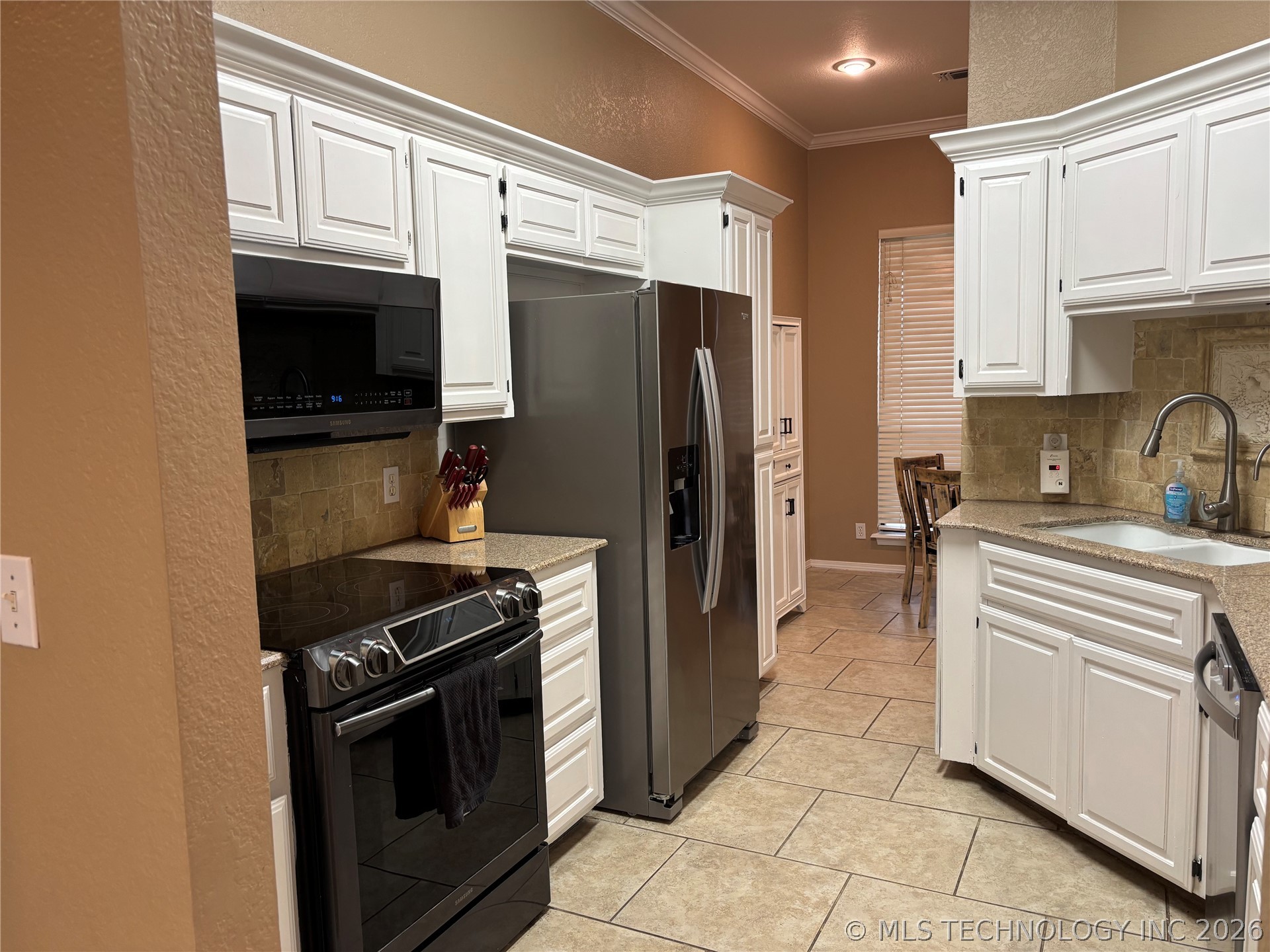 1701 Southern Hills Property Photo 7