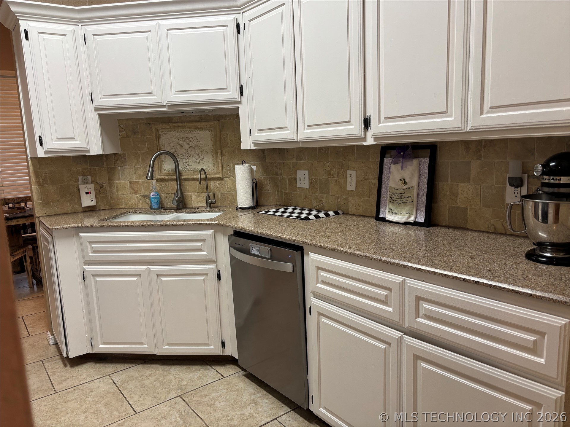 1701 Southern Hills Property Photo 8