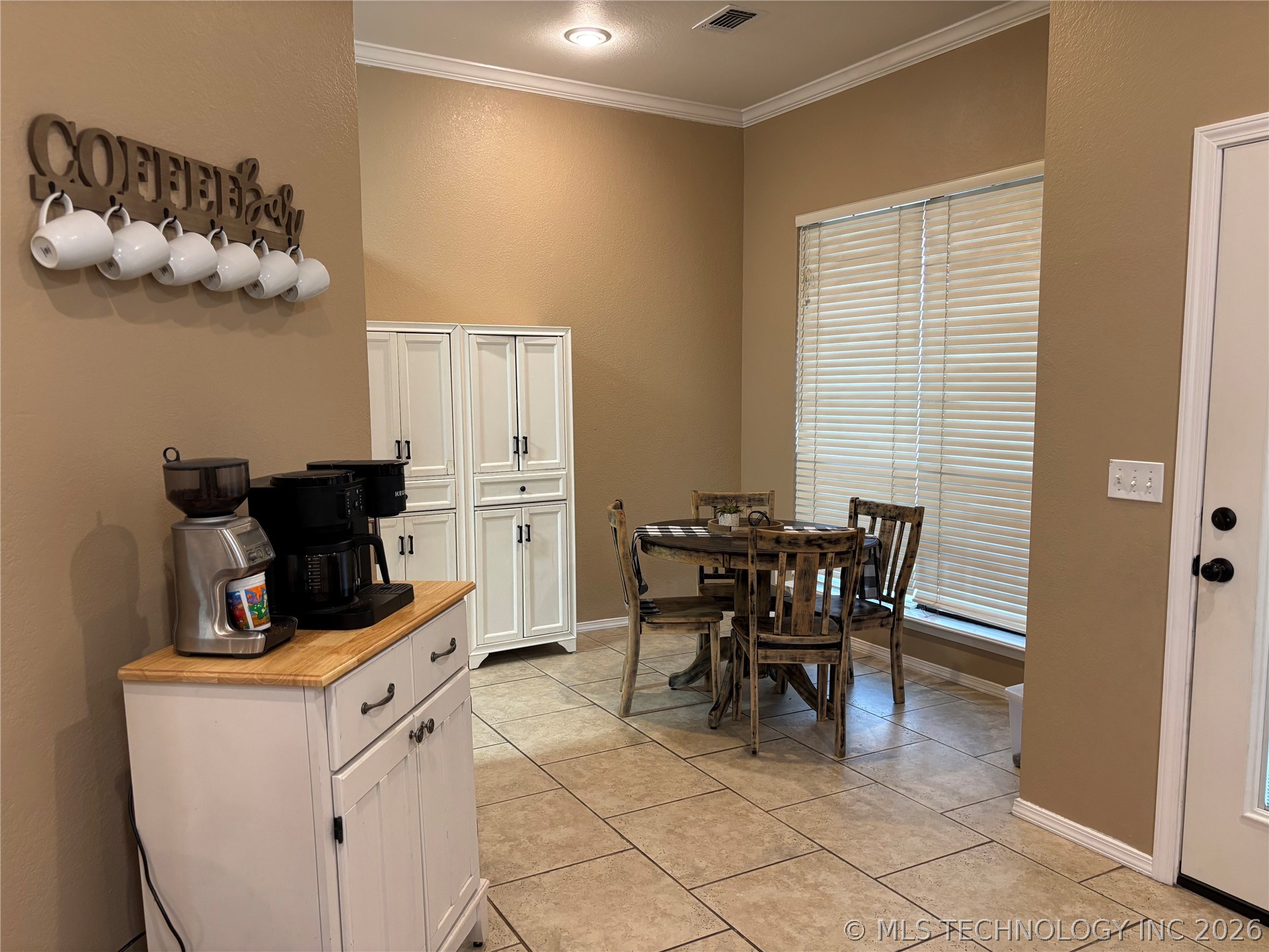 1701 Southern Hills Property Photo 13