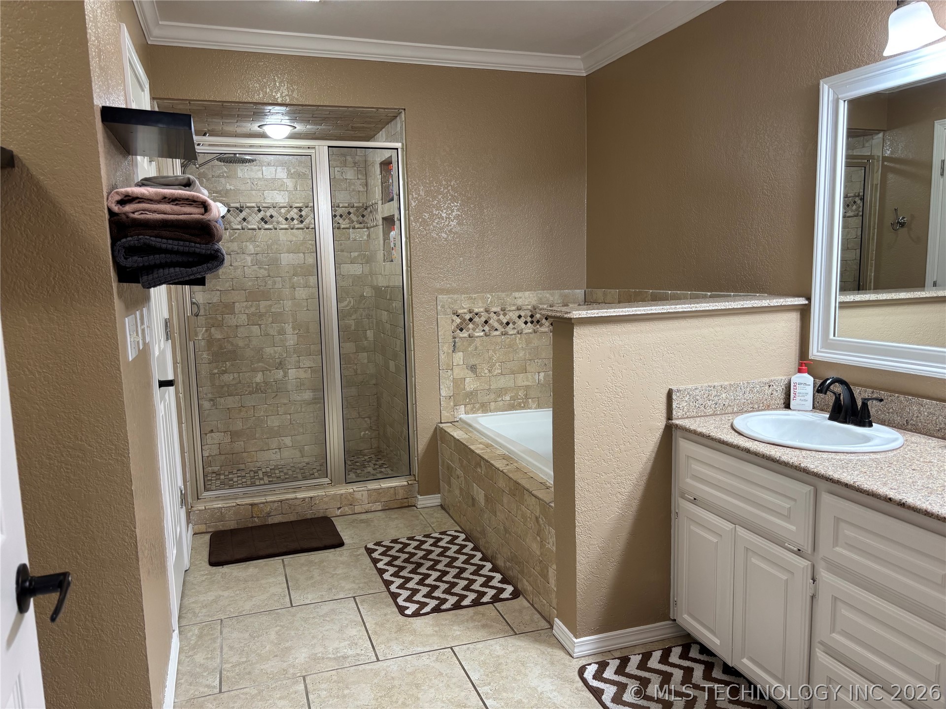 1701 Southern Hills Property Photo 15