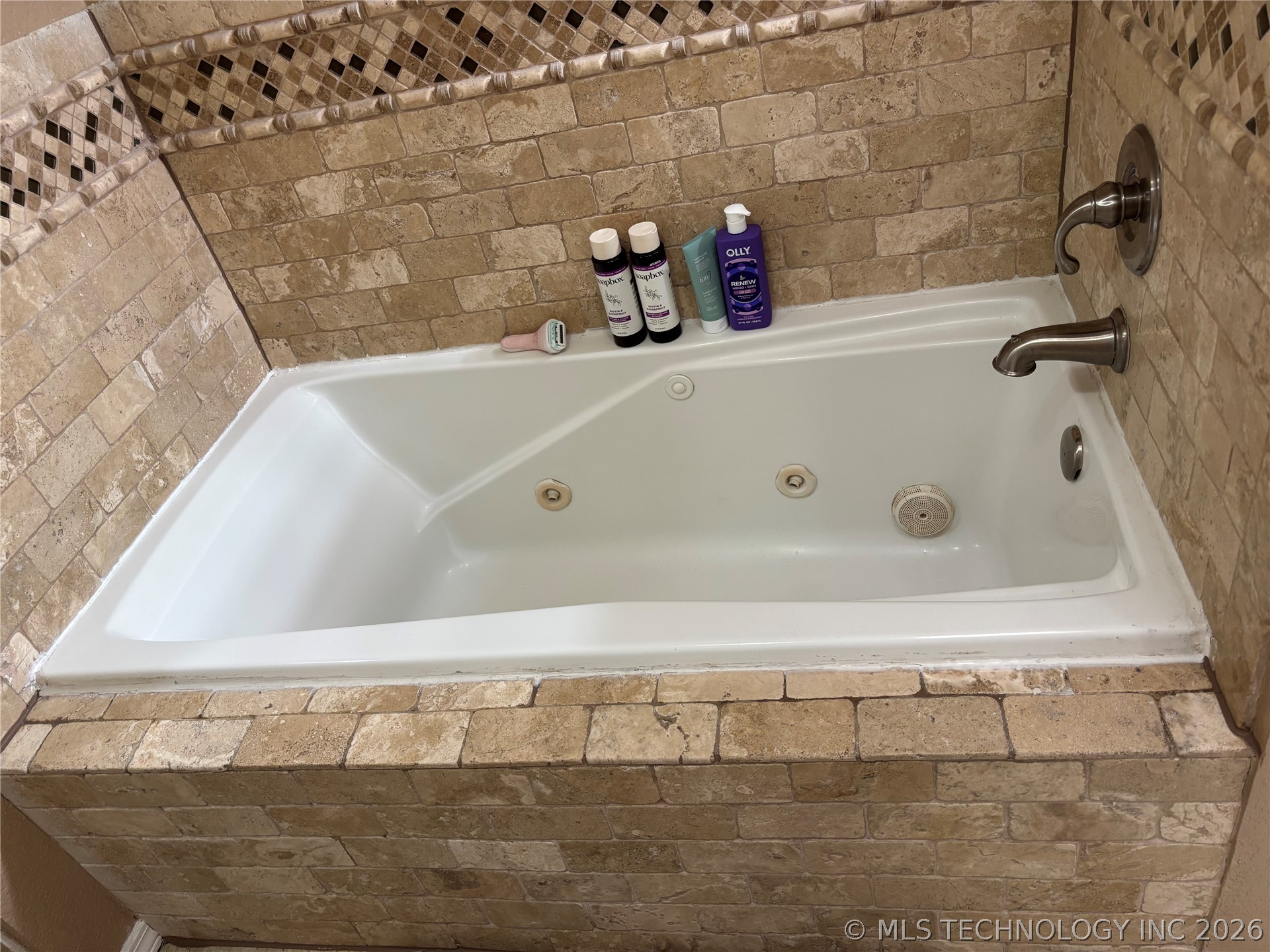 1701 Southern Hills Property Photo 17