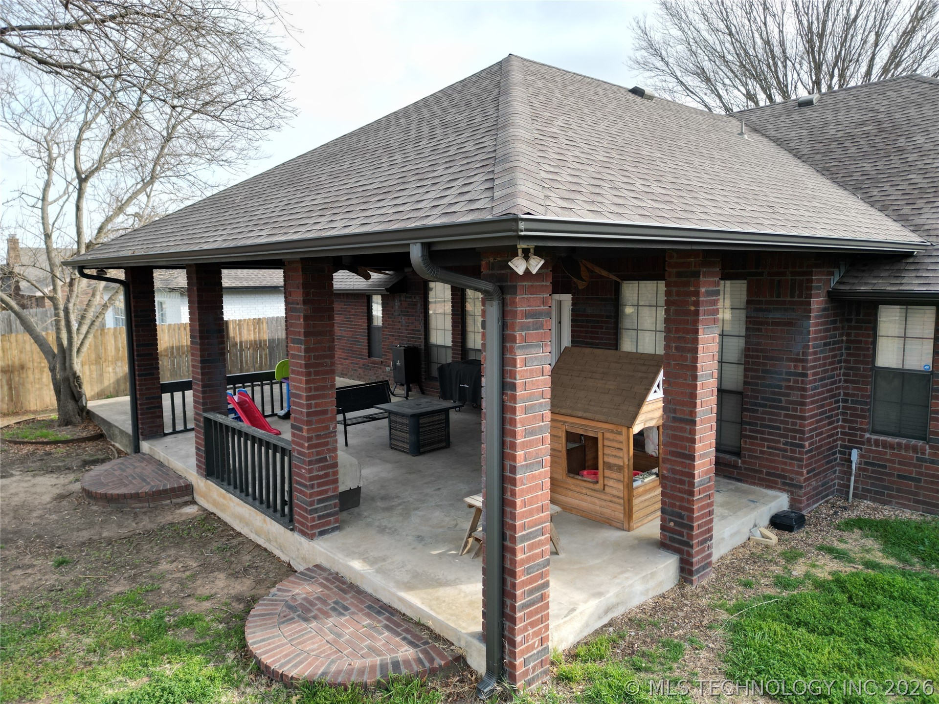 1701 Southern Hills Property Photo 32
