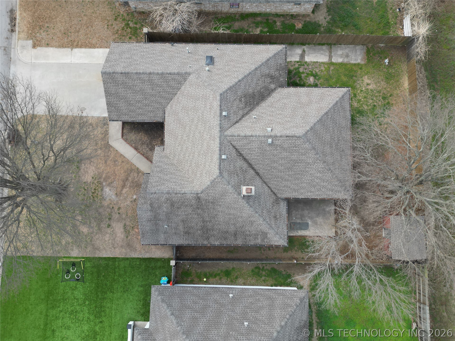 1701 Southern Hills Property Photo 35