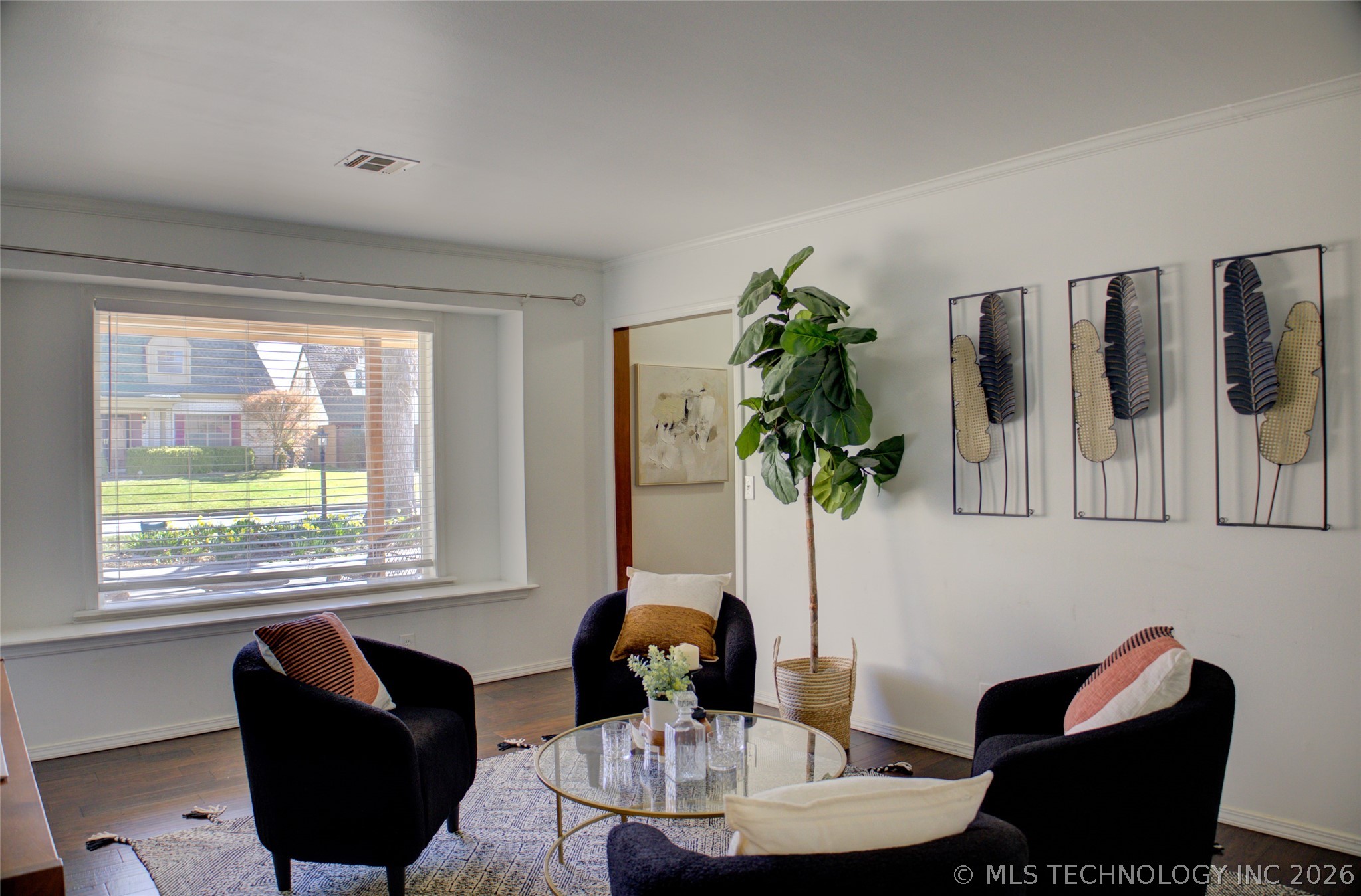 4672 S Norwood Avenue Property Photo 4