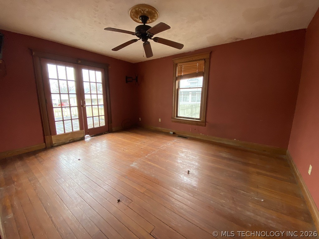 4 E Sw Property Photo 13