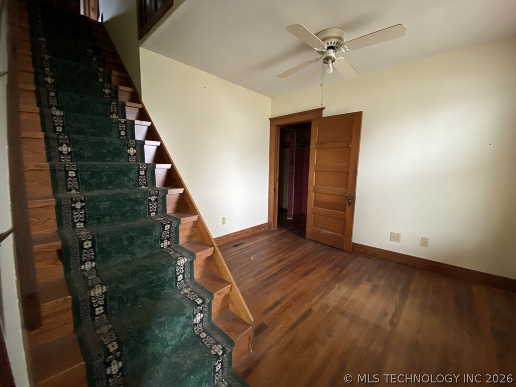 4 E Sw Property Photo 15