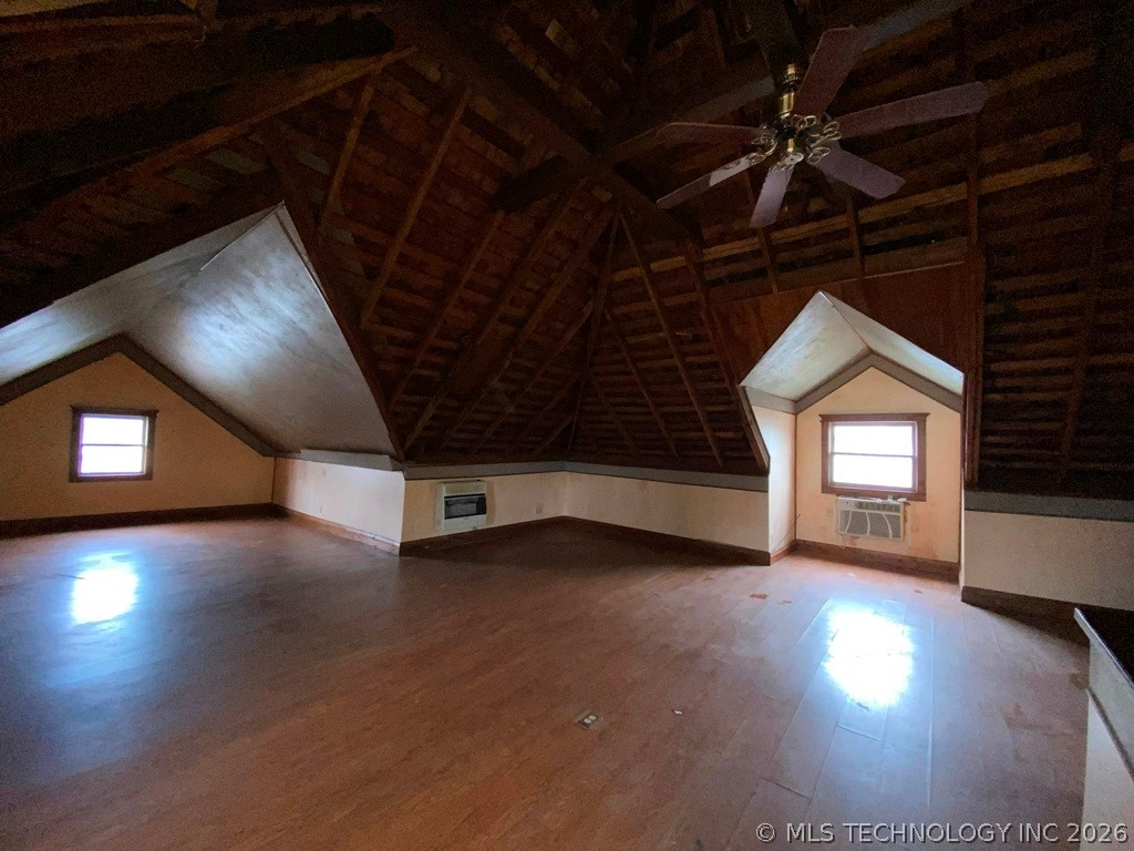 4 E Sw Property Photo 21