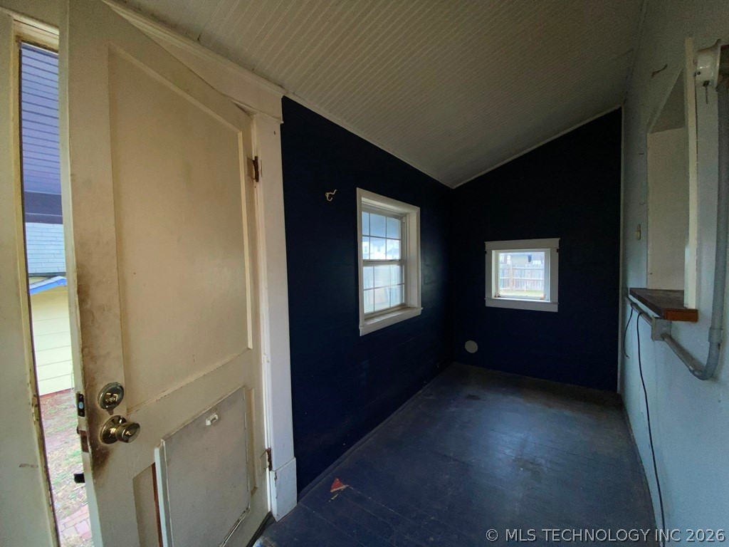 4 E Sw Property Photo 25
