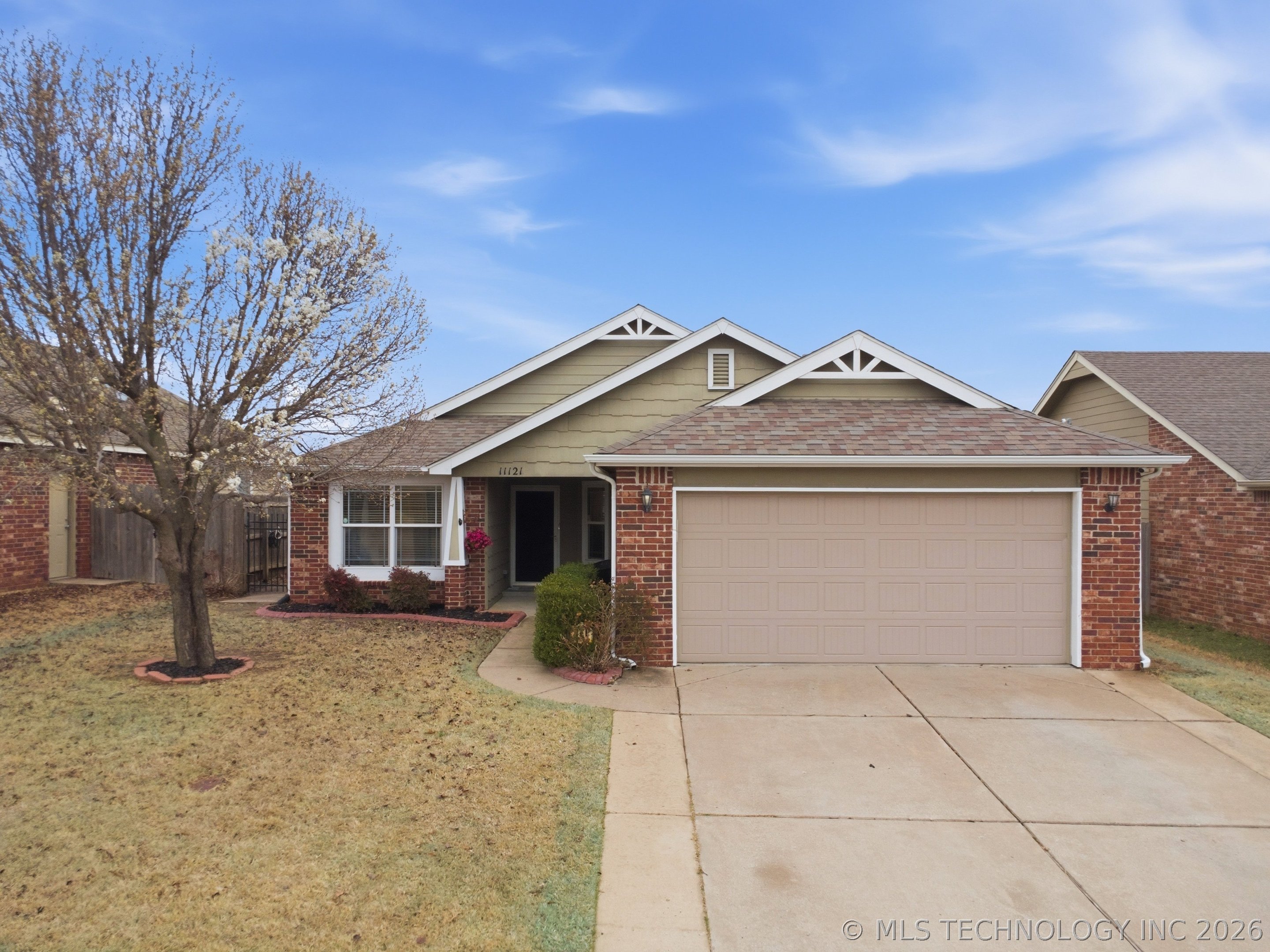 11121 N 144th East Avenue Property Photo 1