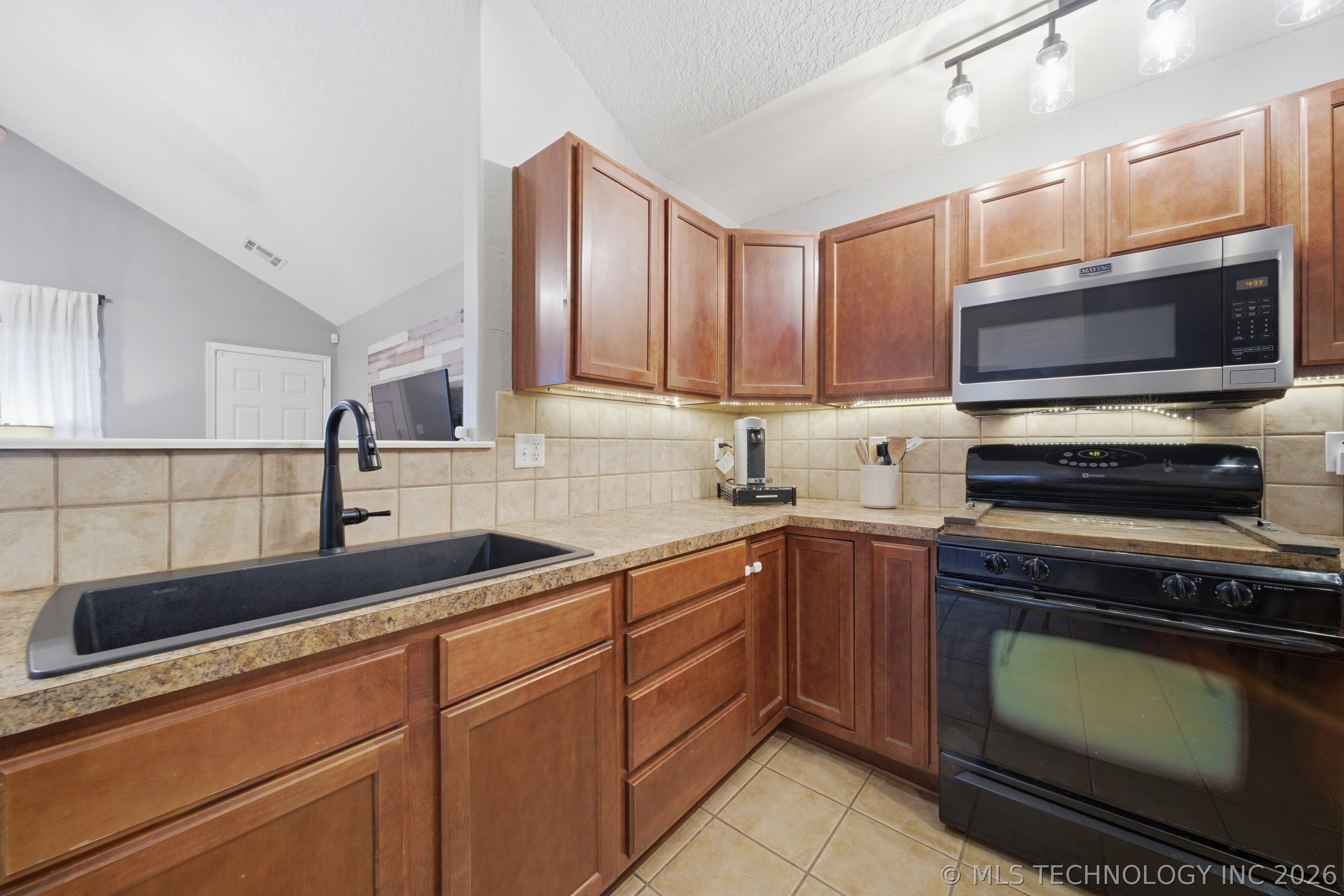 11121 N 144th East Avenue Property Photo 12