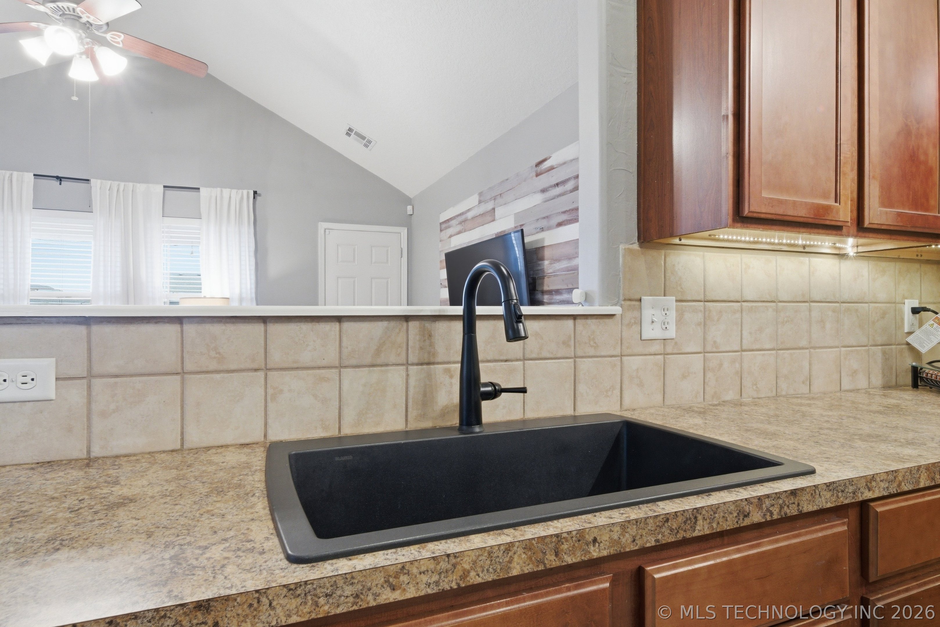 11121 N 144th East Avenue Property Photo 13