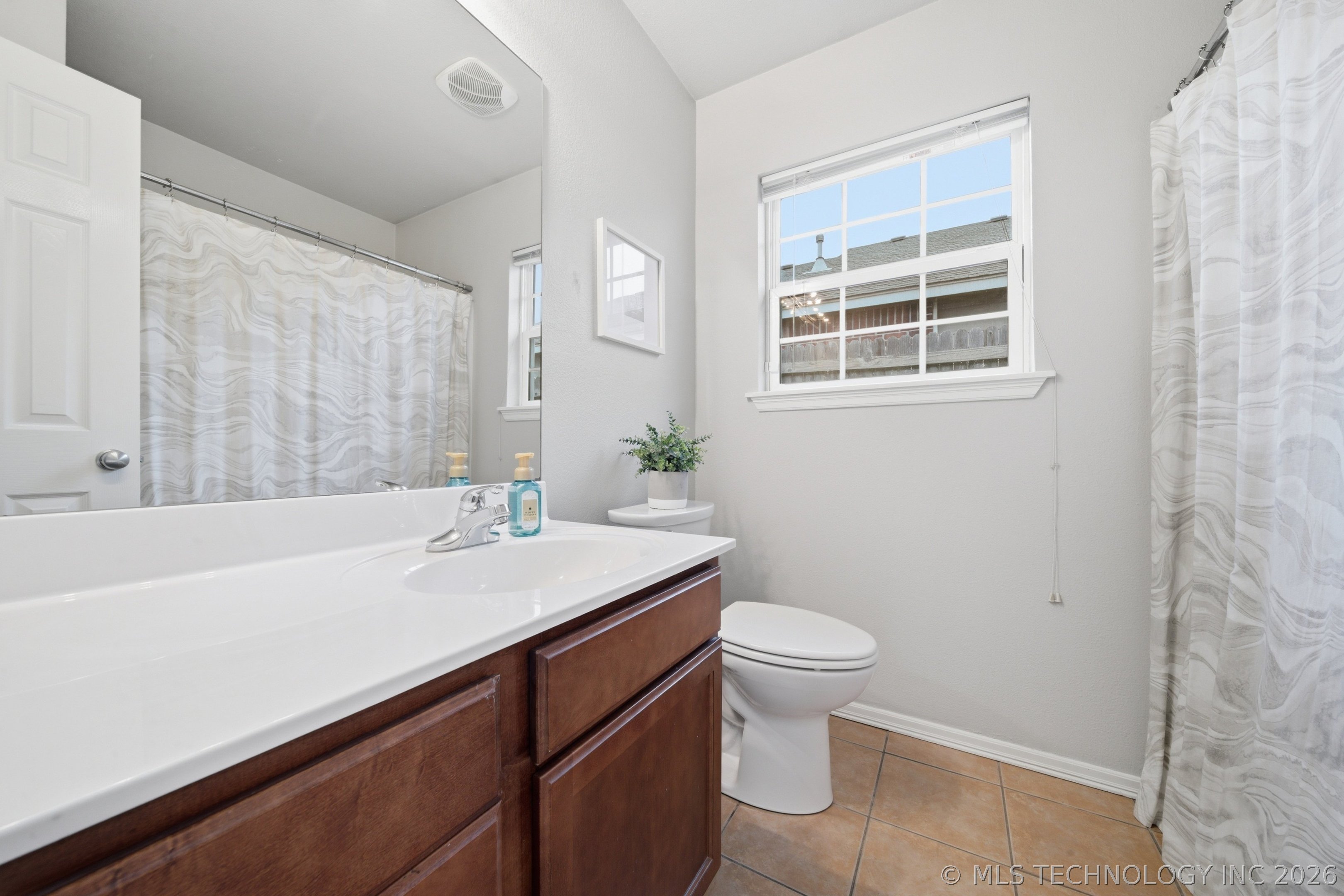 11121 N 144th East Avenue Property Photo 21