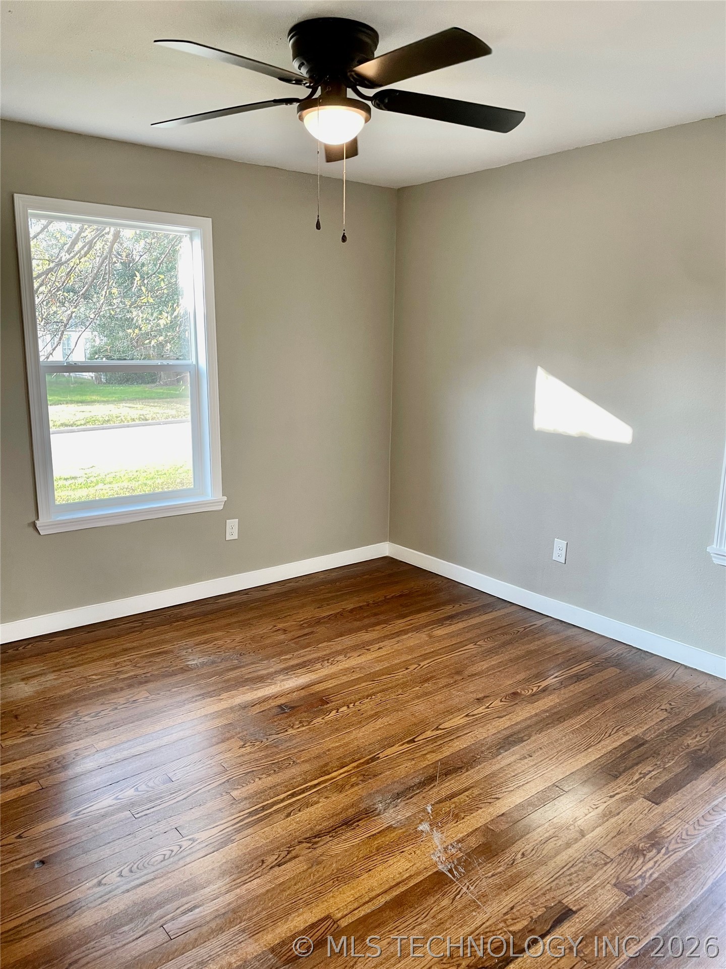 910 Hargrove Property Photo 7
