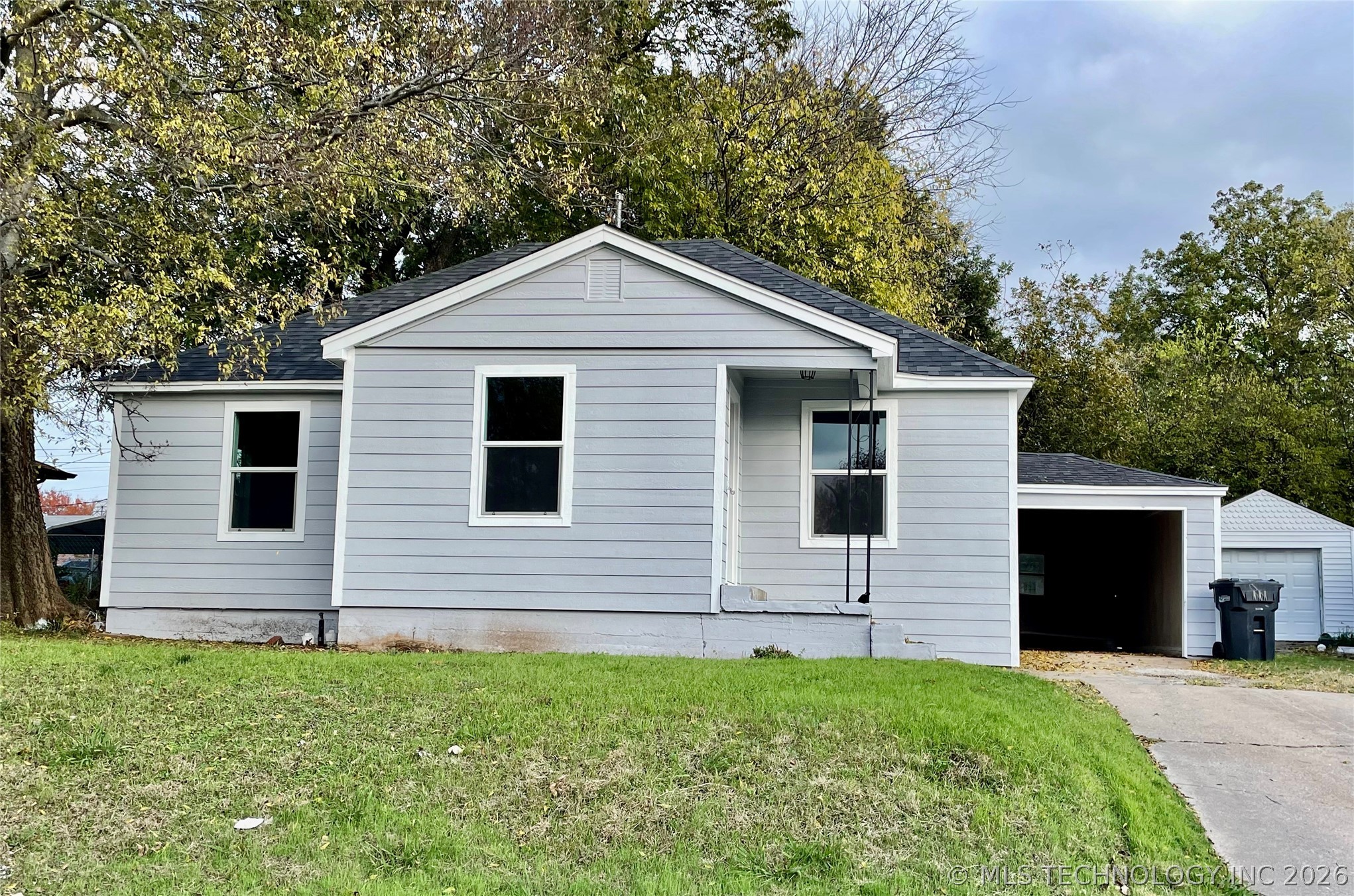 910 Hargrove Property Photo 10