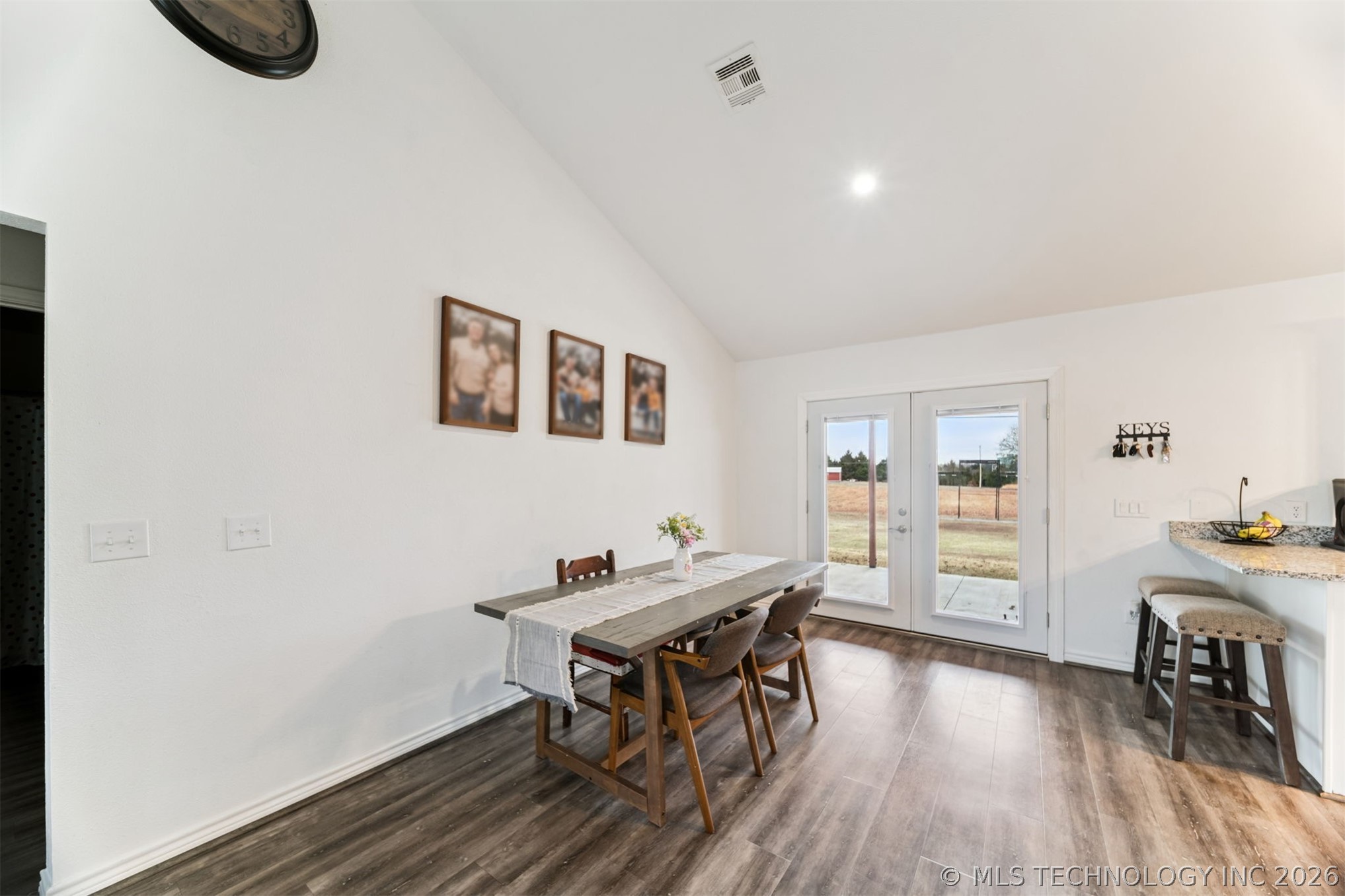 4302 W Highland Park Drive Property Photo 8