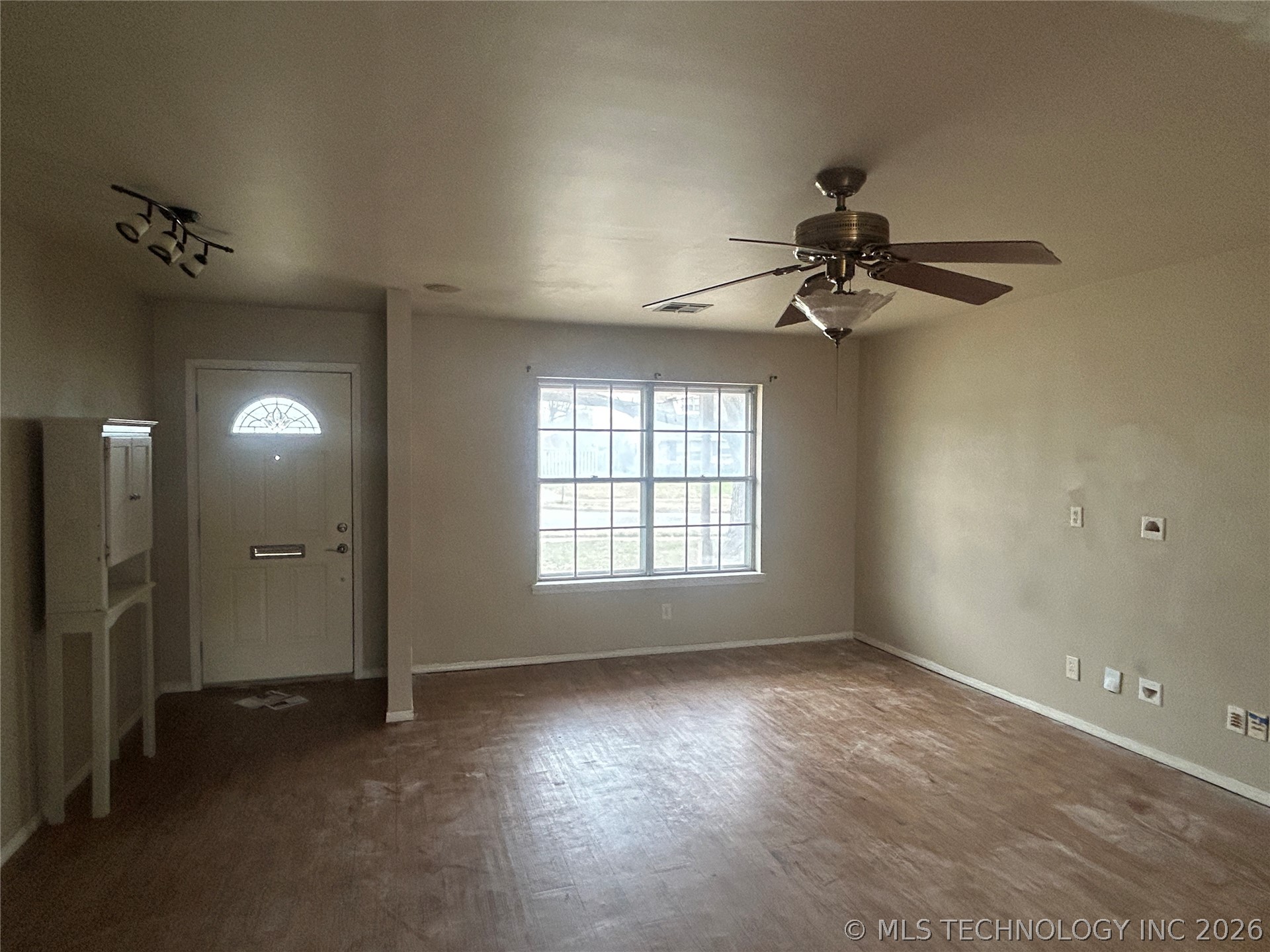 4009 S 90th East Avenue Property Photo 2