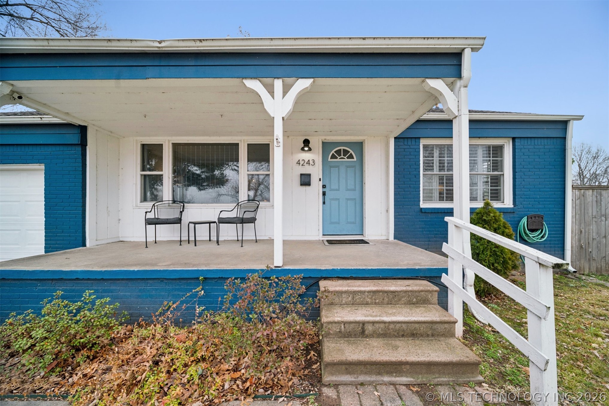 4243 Riverside Drive Property Photo 3