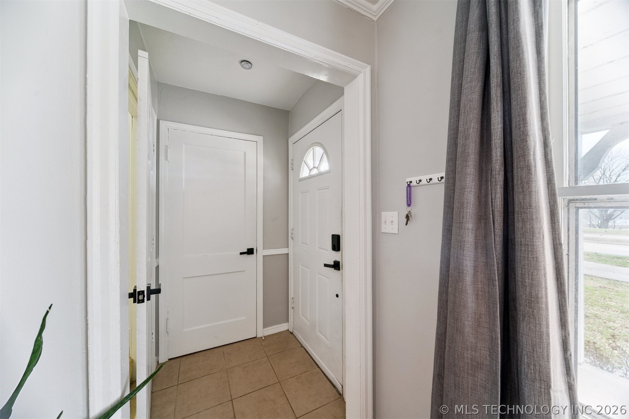 4243 Riverside Drive Property Photo 4