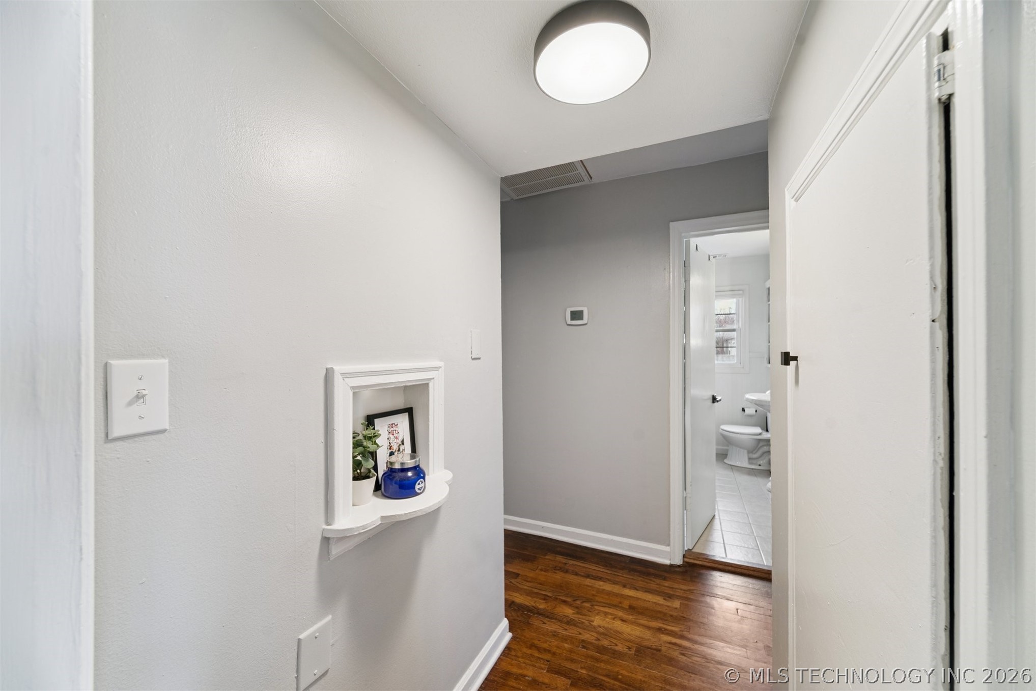 4243 Riverside Drive Property Photo 8