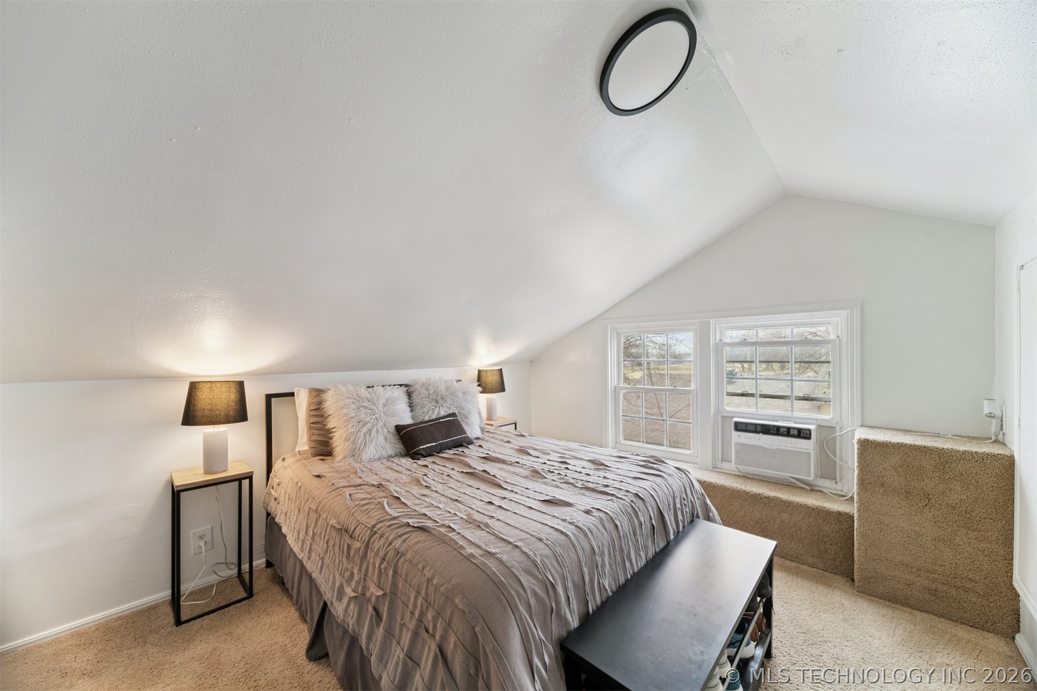 4243 Riverside Drive Property Photo 19
