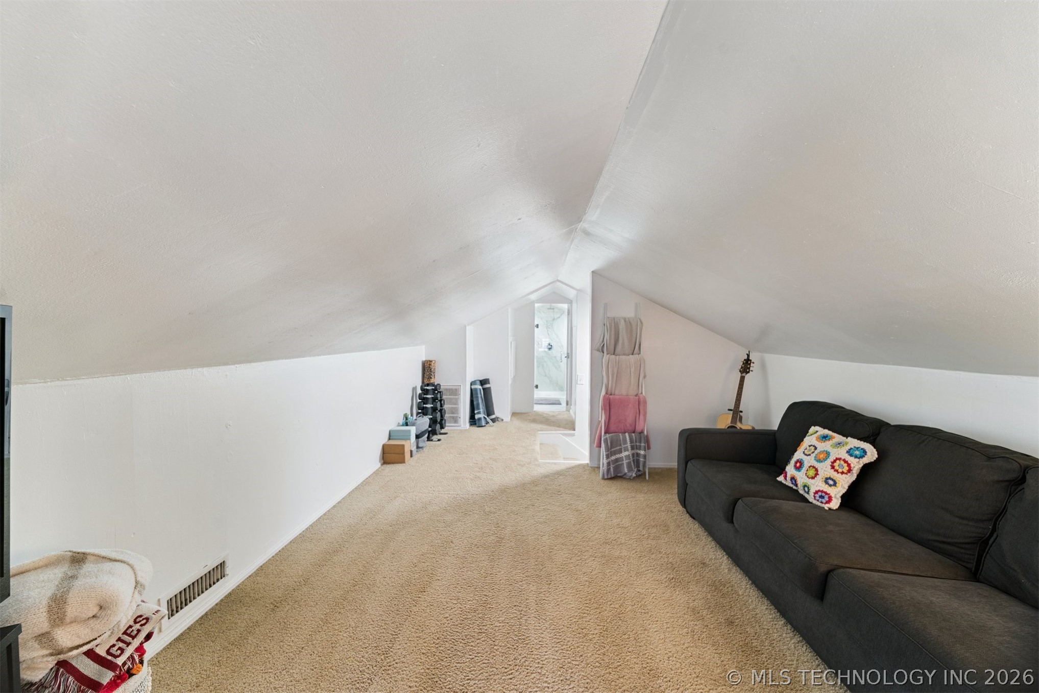4243 Riverside Drive Property Photo 22