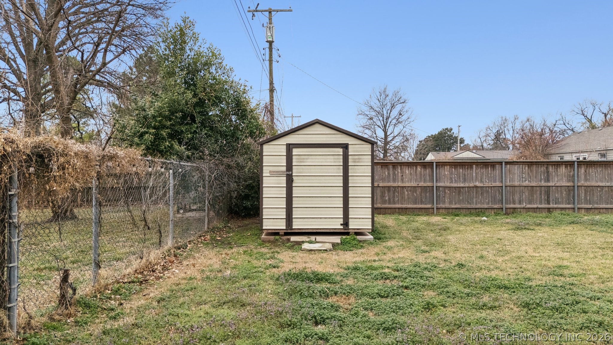 4243 Riverside Drive Property Photo 27