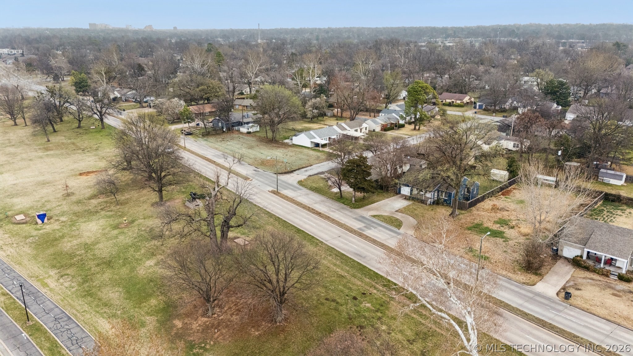 4243 Riverside Drive Property Photo 31