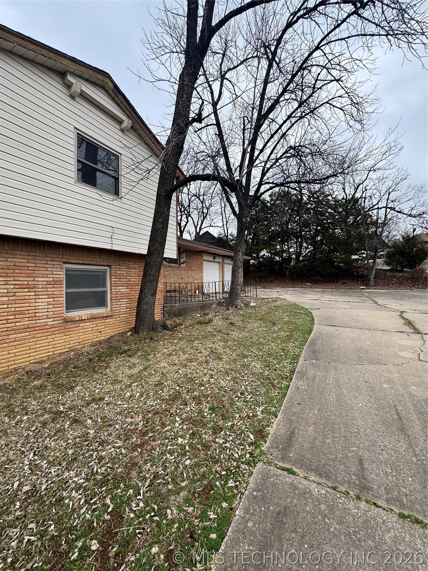 3023 W 53rd Street Property Photo 3