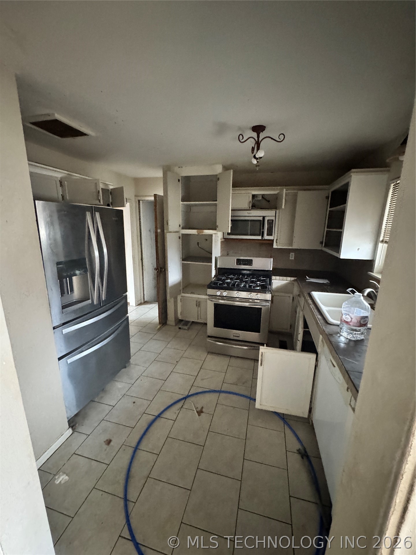 3023 W 53rd Street Property Photo 5