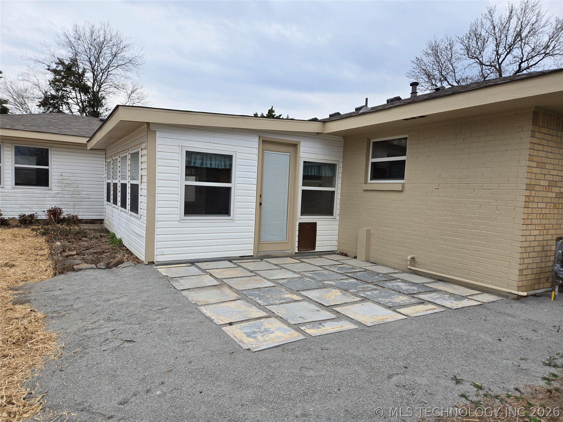332 Ne Meadowlark Avenue Property Photo 4