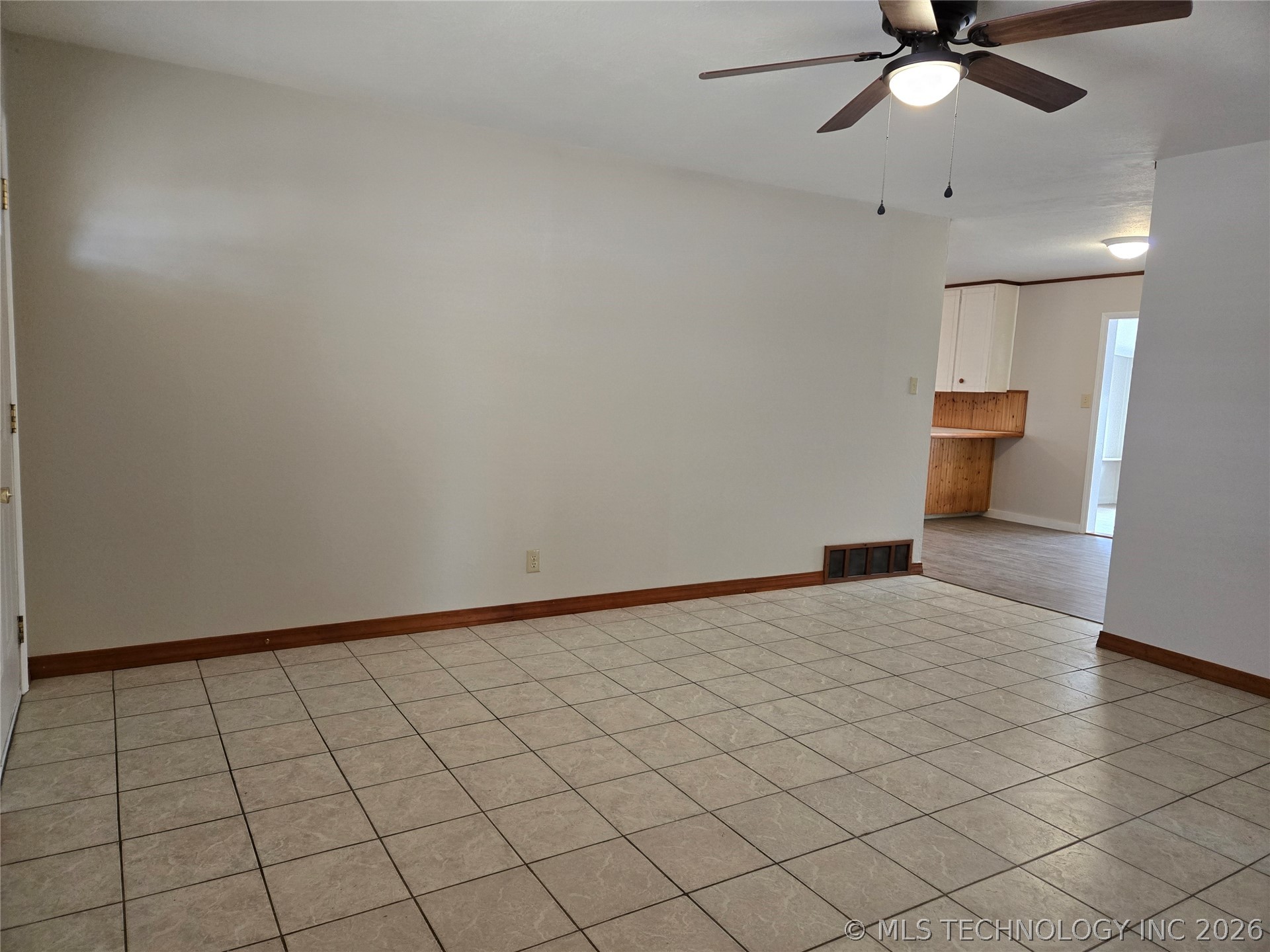332 Ne Meadowlark Avenue Property Photo 7