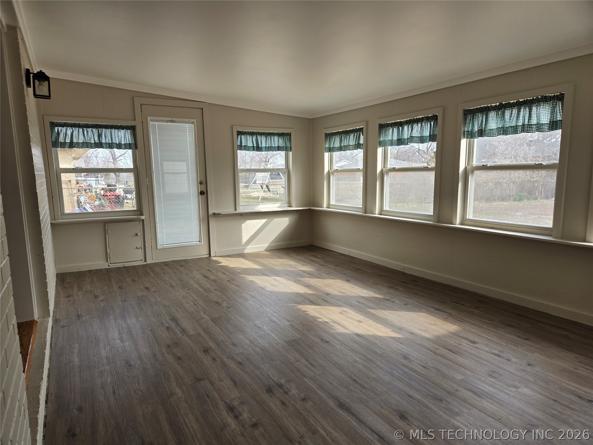 332 Ne Meadowlark Avenue Property Photo 15