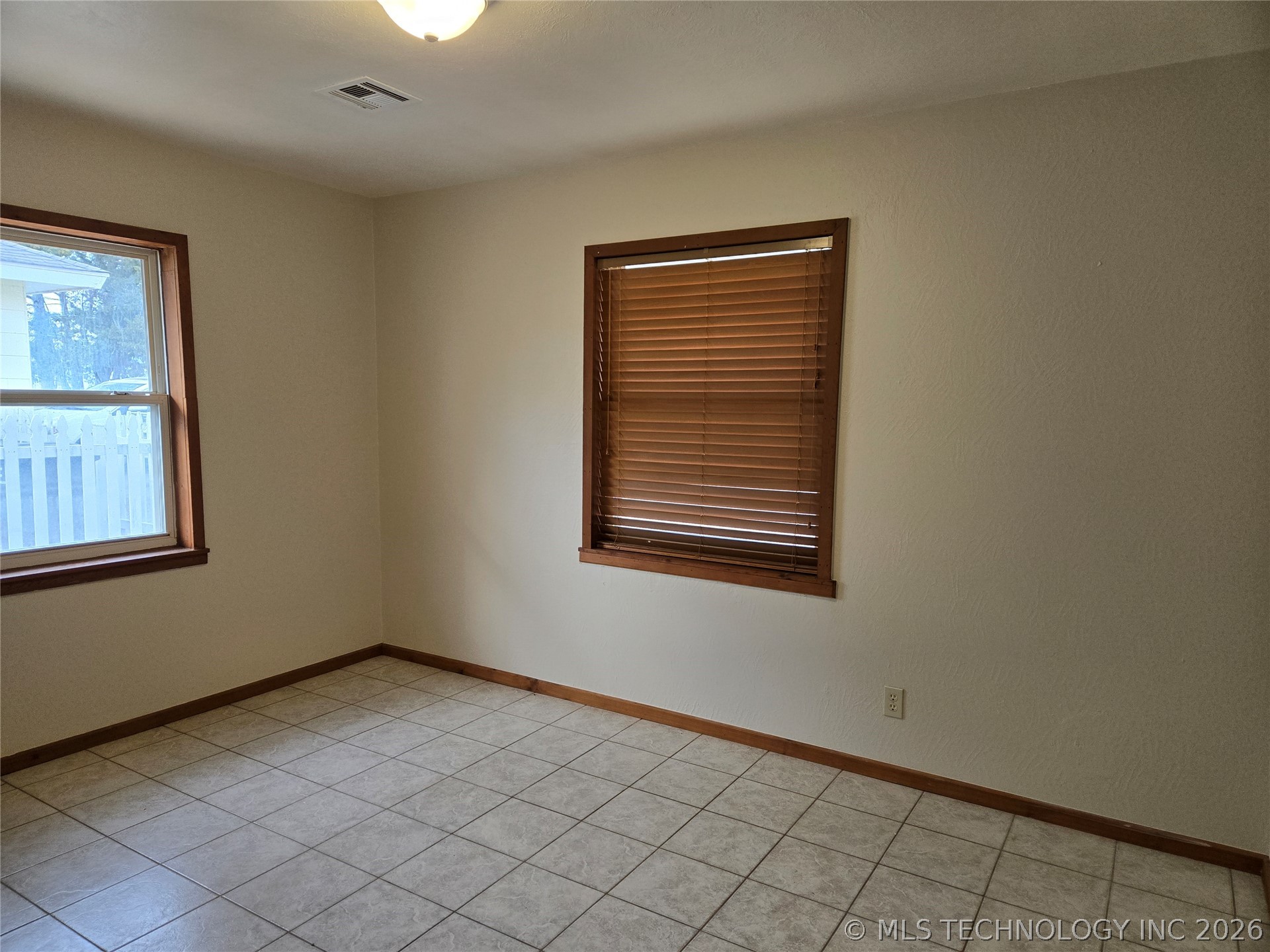 332 Ne Meadowlark Avenue Property Photo 21