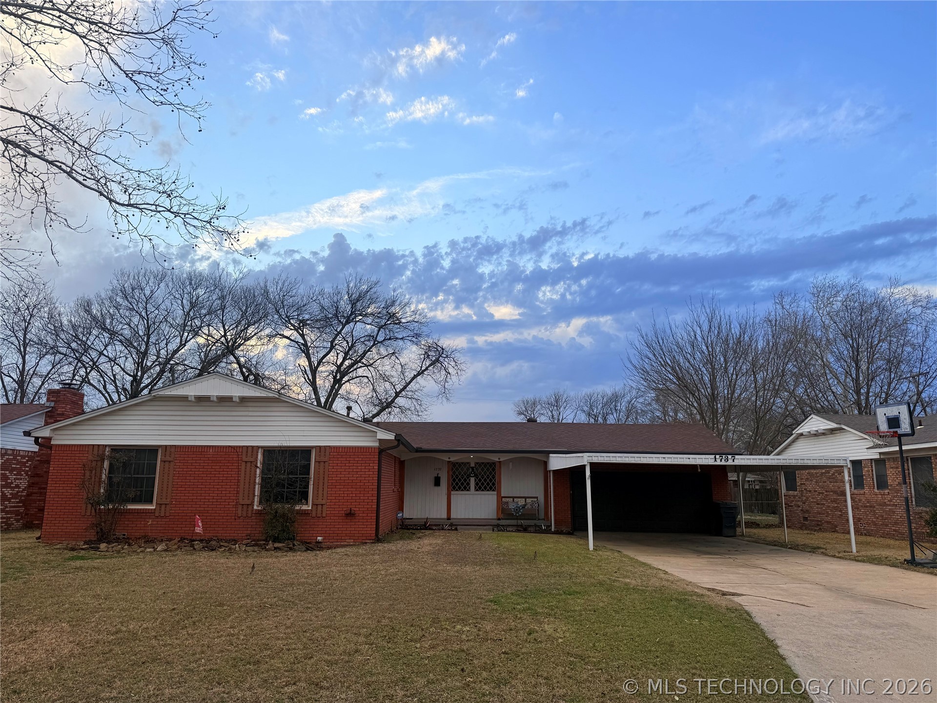 1737 Winchester Property Photo 1