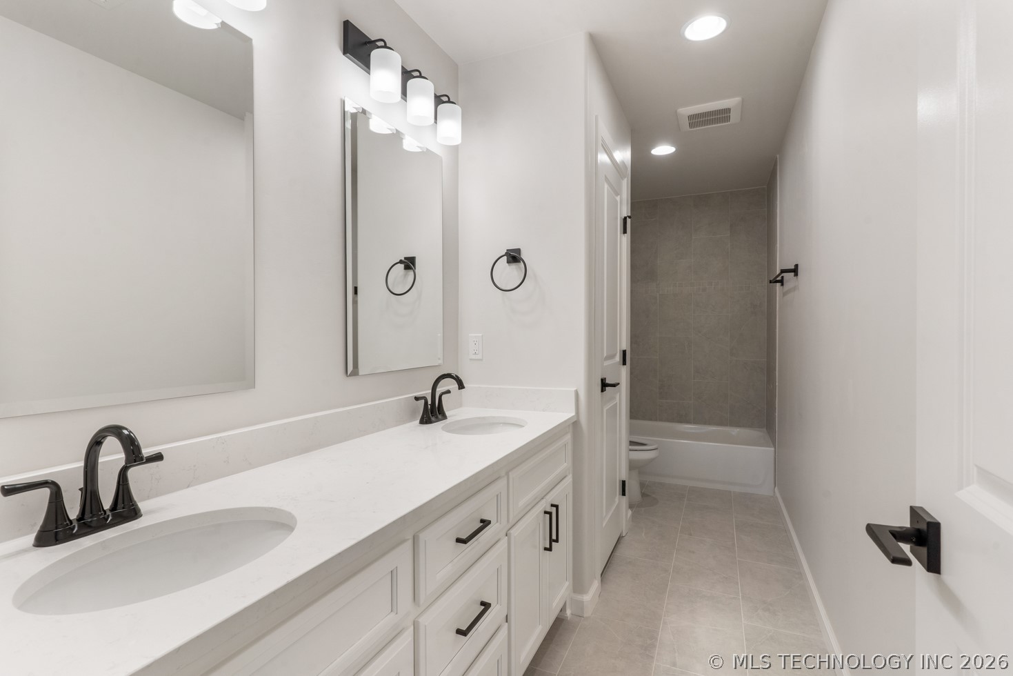 14230 S Delaware Place S Property Photo 32