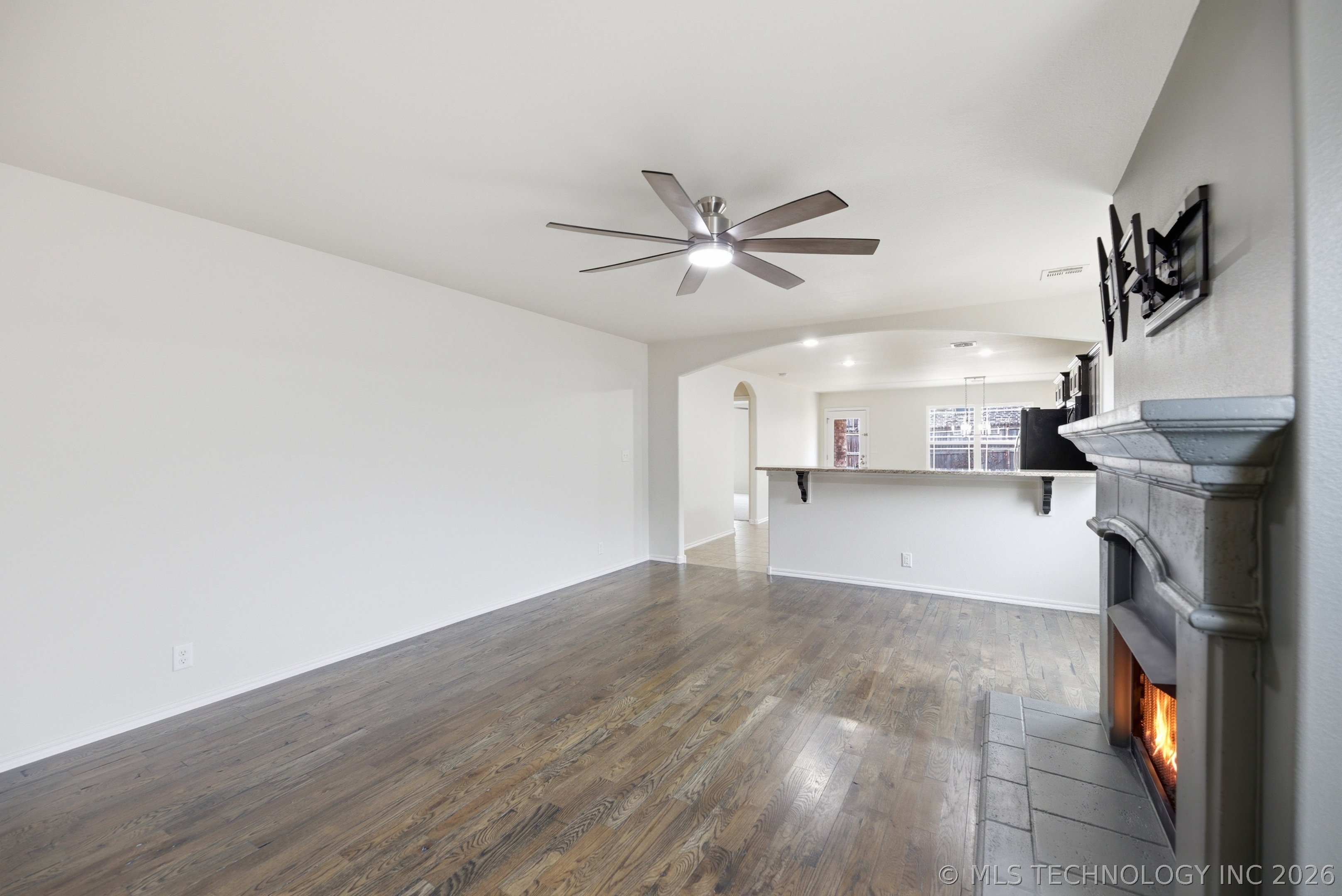 1470 W Burnham Avenue Property Photo 6