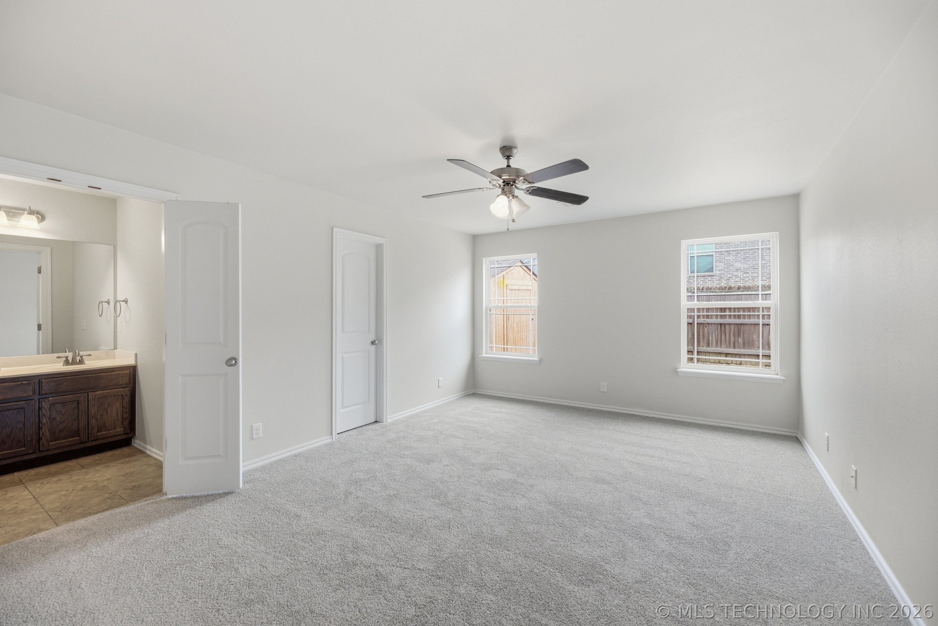 1470 W Burnham Avenue Property Photo 14