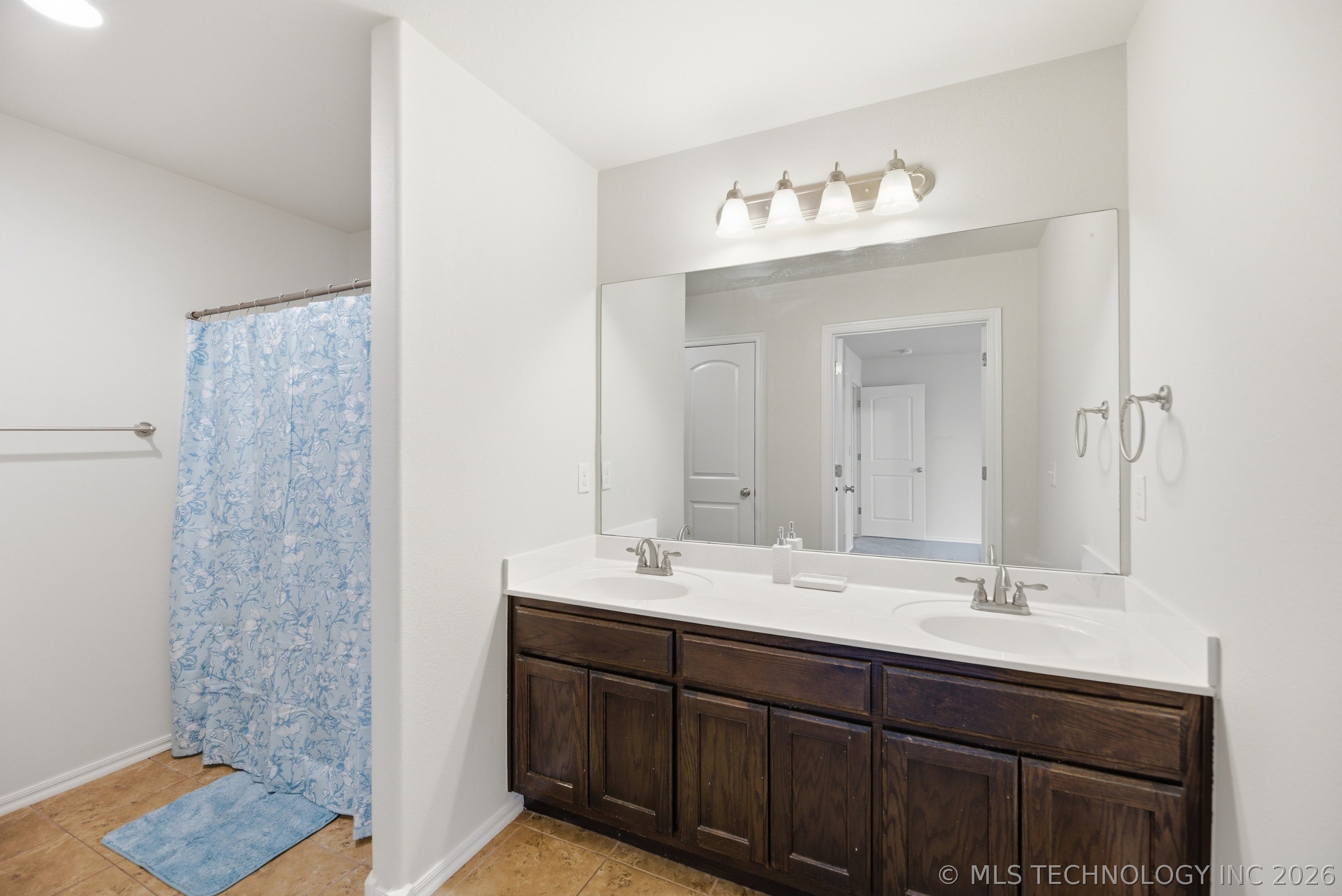 1470 W Burnham Avenue Property Photo 16