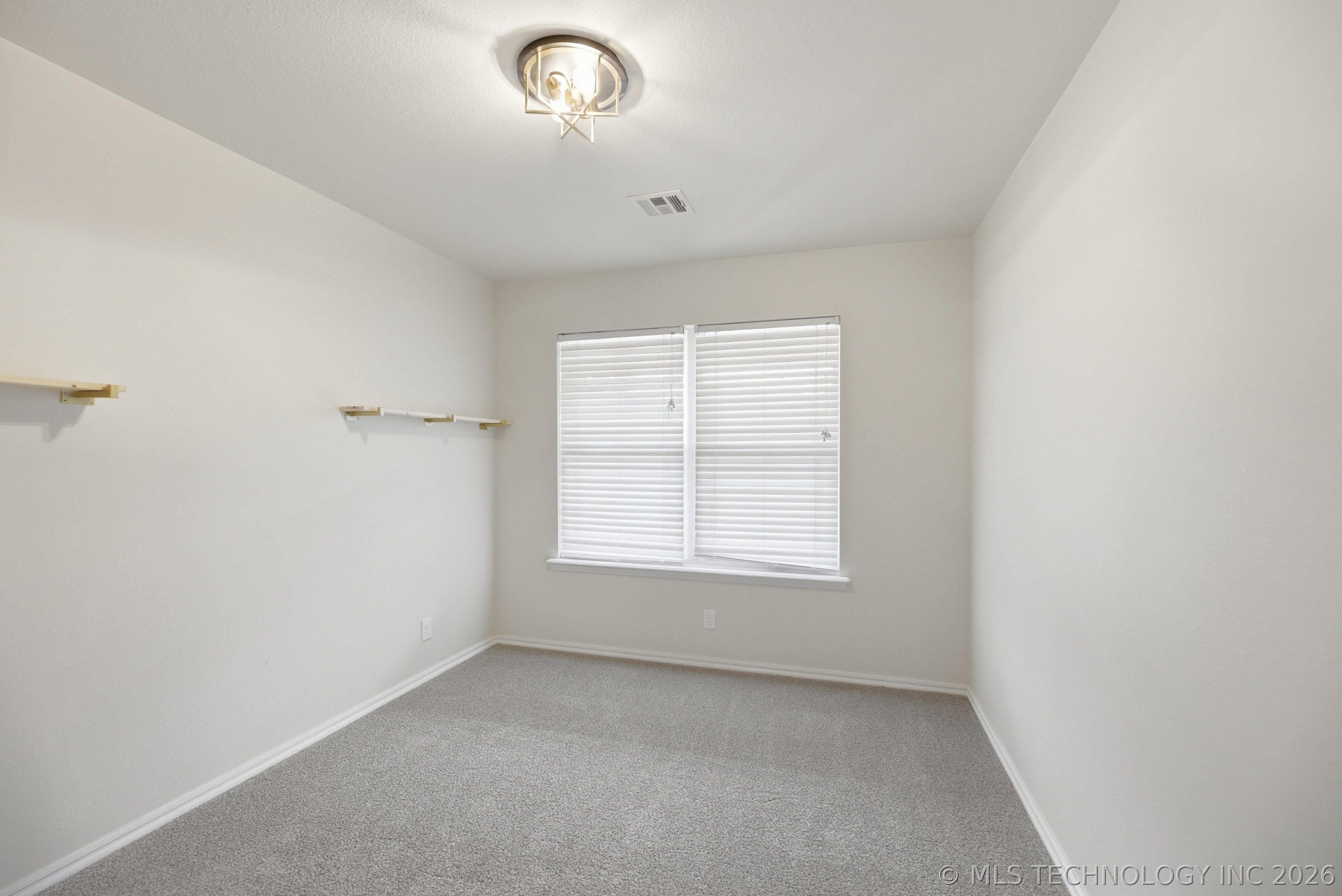 1470 W Burnham Avenue Property Photo 18