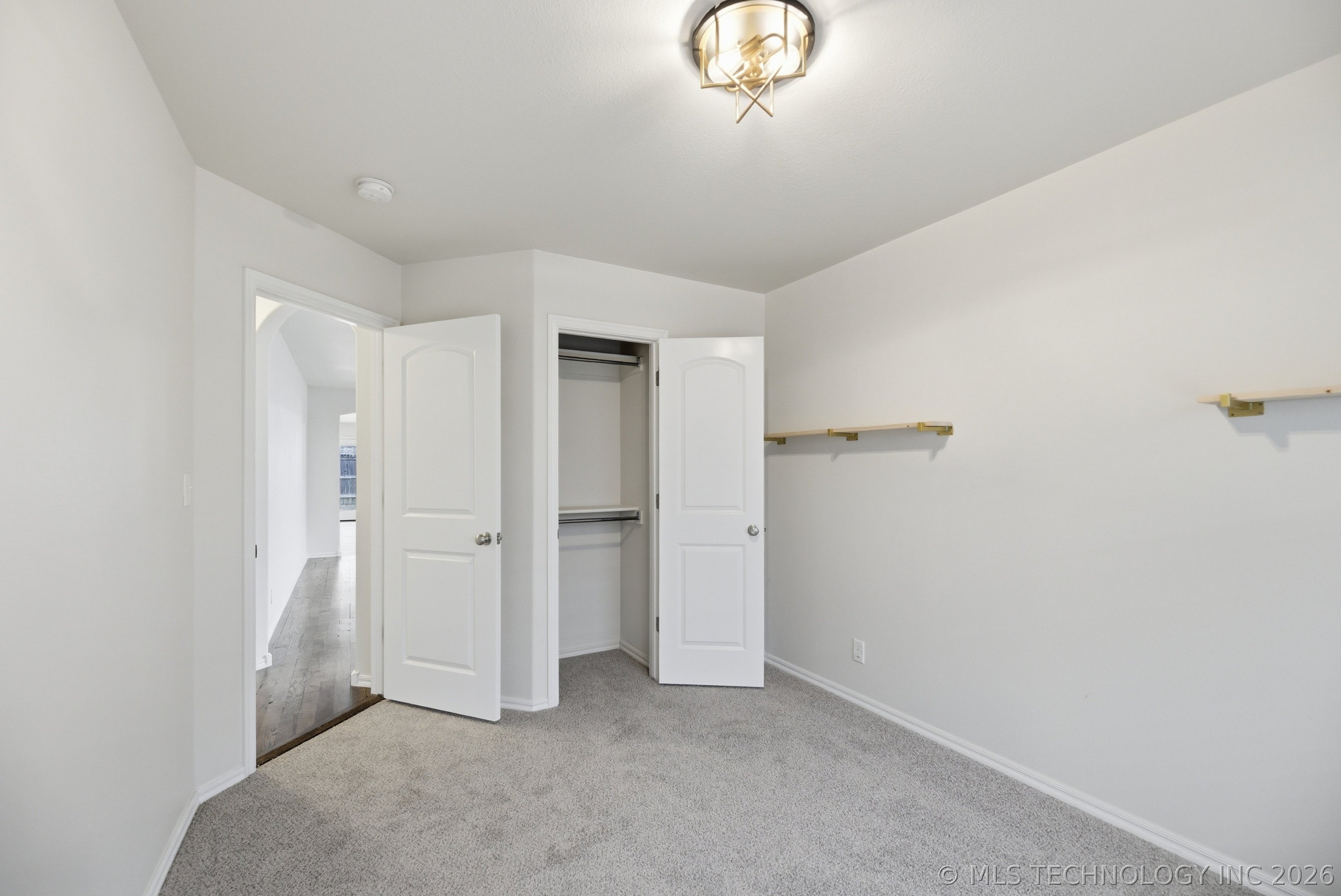 1470 W Burnham Avenue Property Photo 19