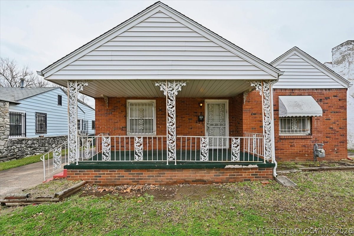 1611 N Boston Place Property Photo 2