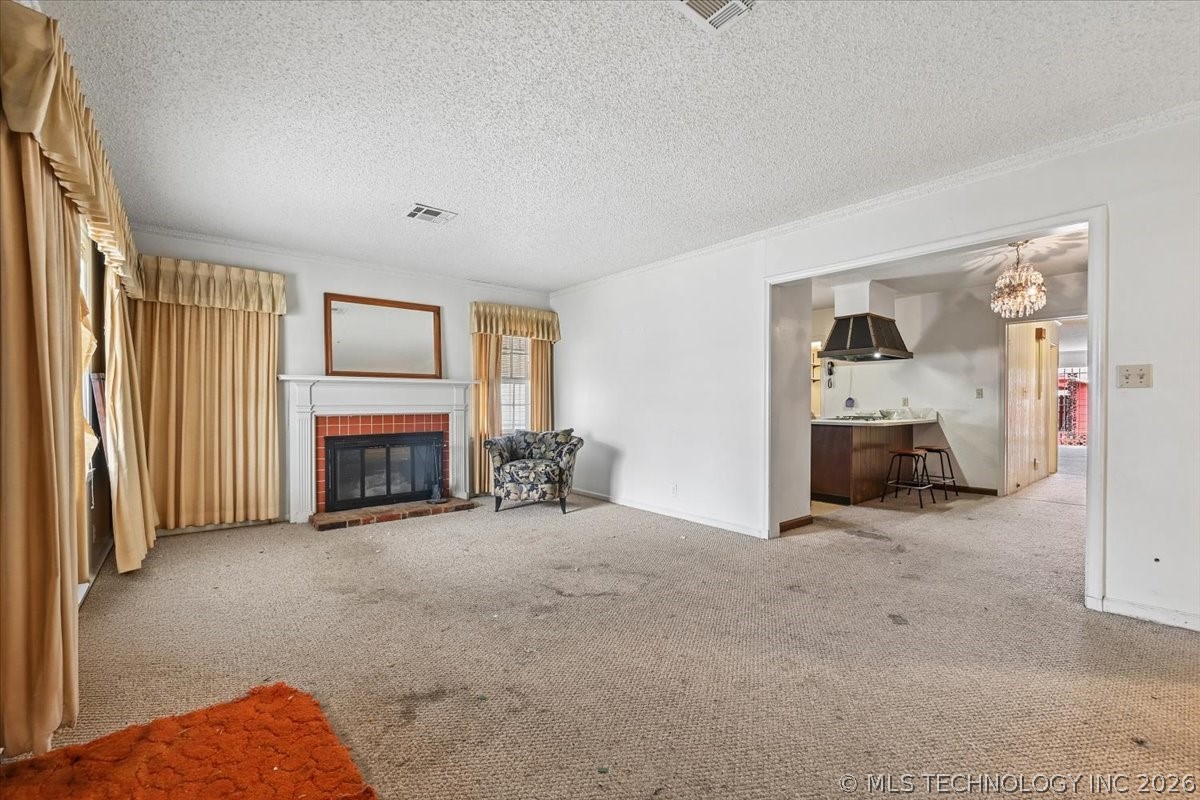 1611 N Boston Place Property Photo 5