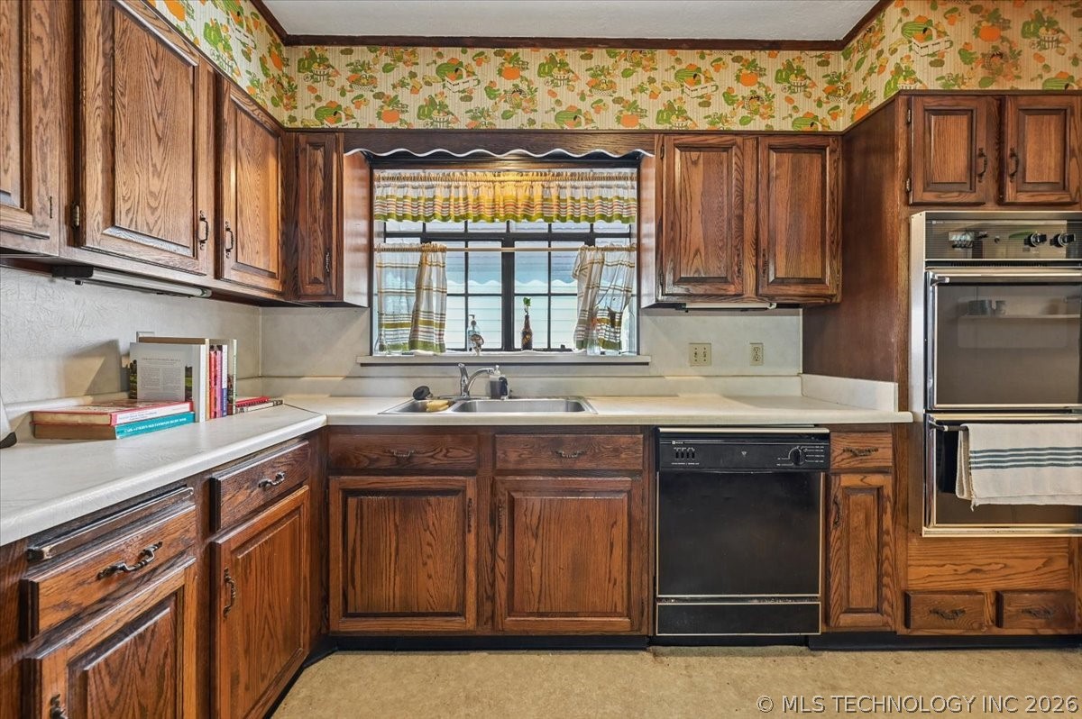 1611 N Boston Place Property Photo 10